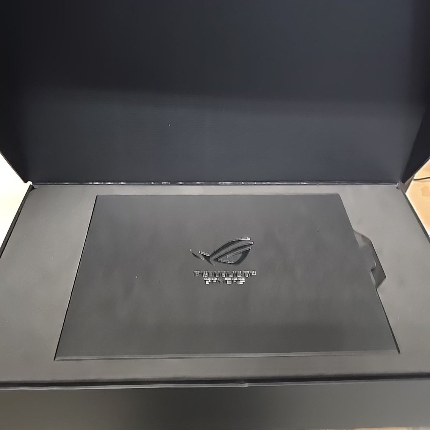 ASUS - ROG Astral NVIDIA RTX 5090 32GB GDDR7 Gaming Graphics Card