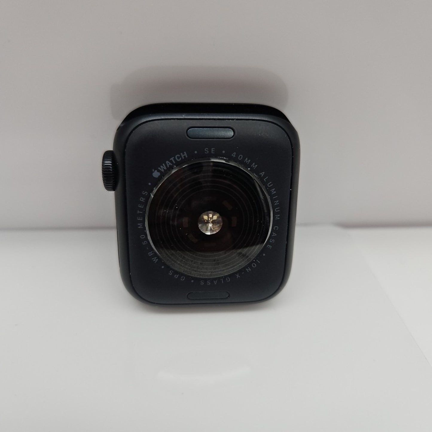 Apple Watch SE 2nd Gen 40mm GPS Midnight Case A2722 SCRATCHED