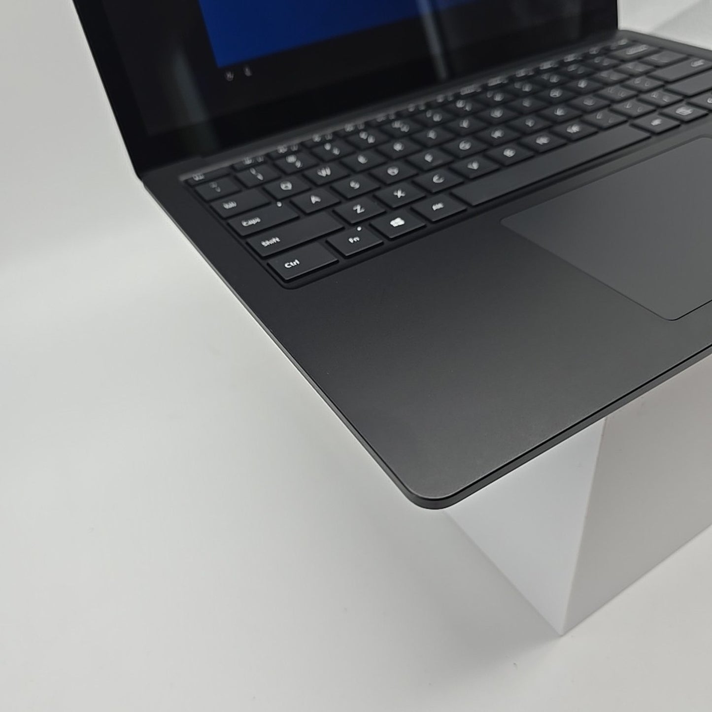 Microsoft Surface Laptop 3 13.5” Touchscreen, i7, 16GB RAM, 512GB - L38