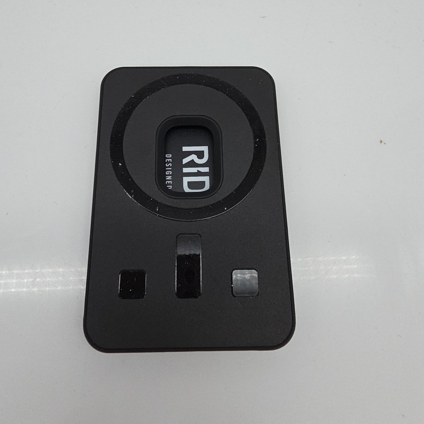 Ridge Magsafe Cardholder Holds Up To 3 Cards Carbon Fiber 3K