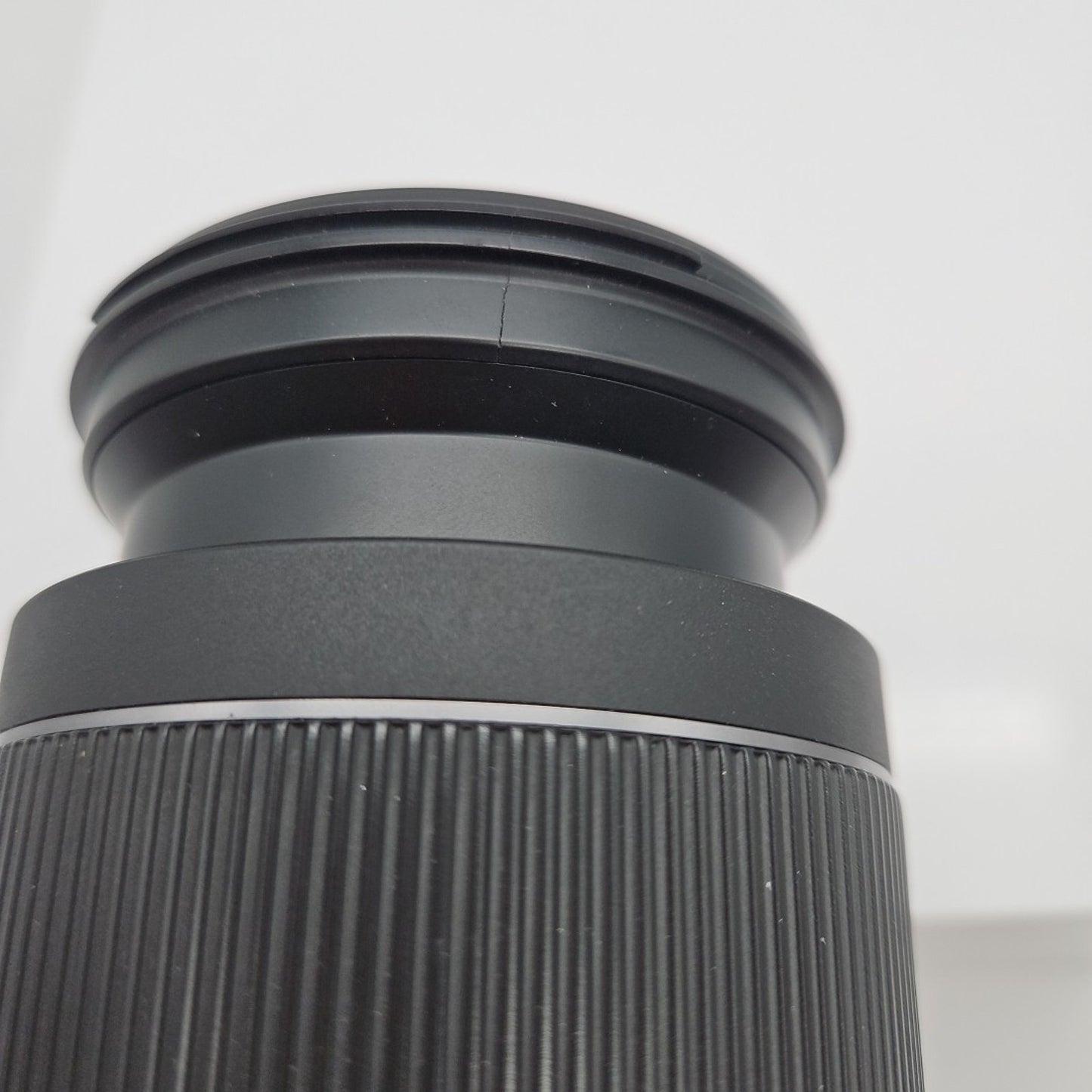 Canon RF 24-240mm f/4-6.3 IS USM Lens COSMETIC CRACK