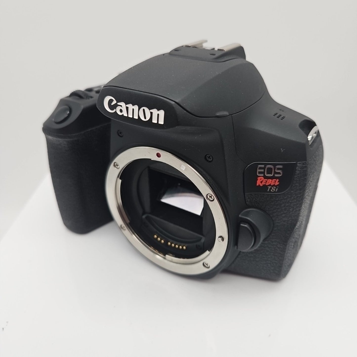 FOR PARTS ONLY Canon EOS Rebel T8i 24.1MP DSLR Camera