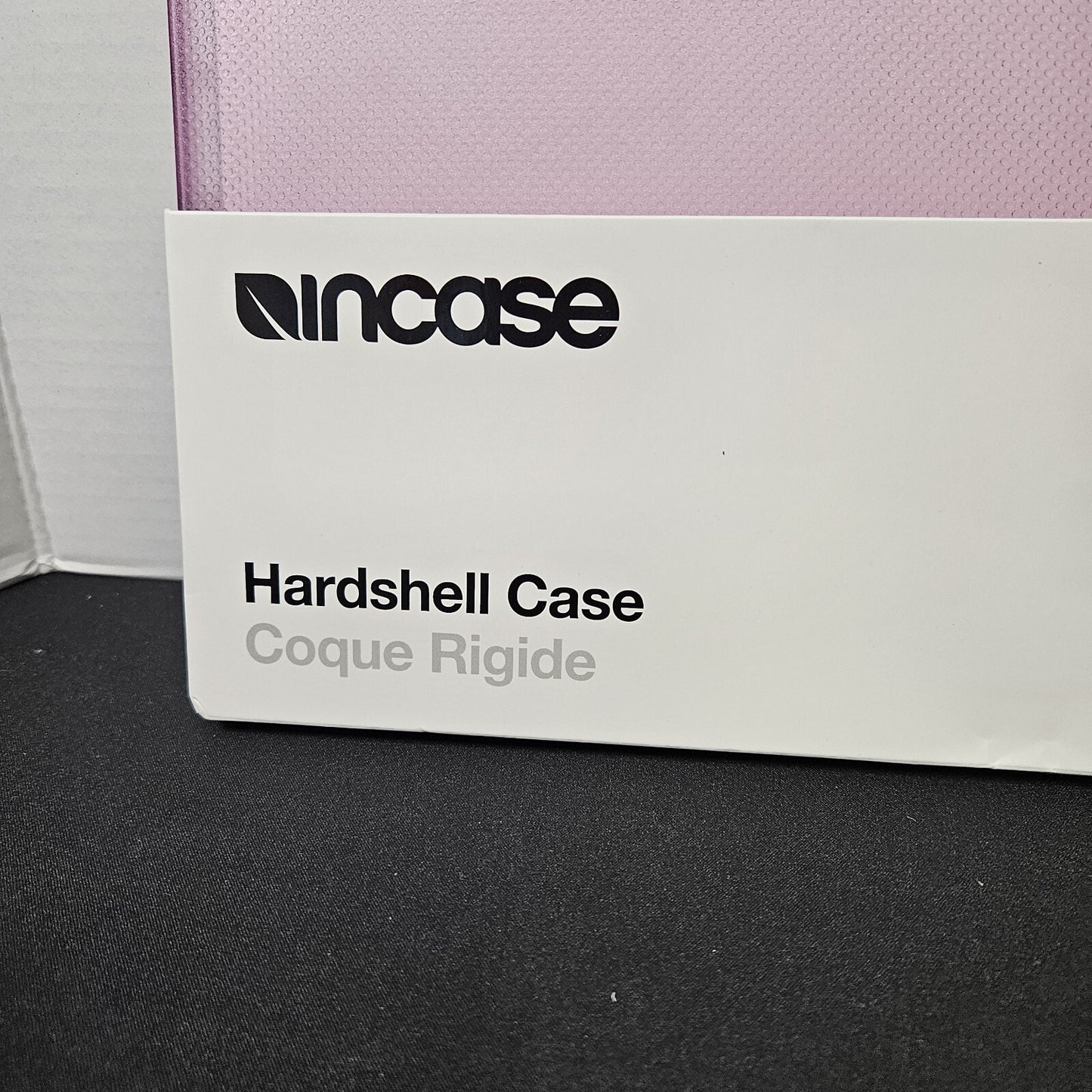 Incase - Hardshell Dot Case for the MacBook Pro 2020, M1 2020, M2 2022 13" Pink