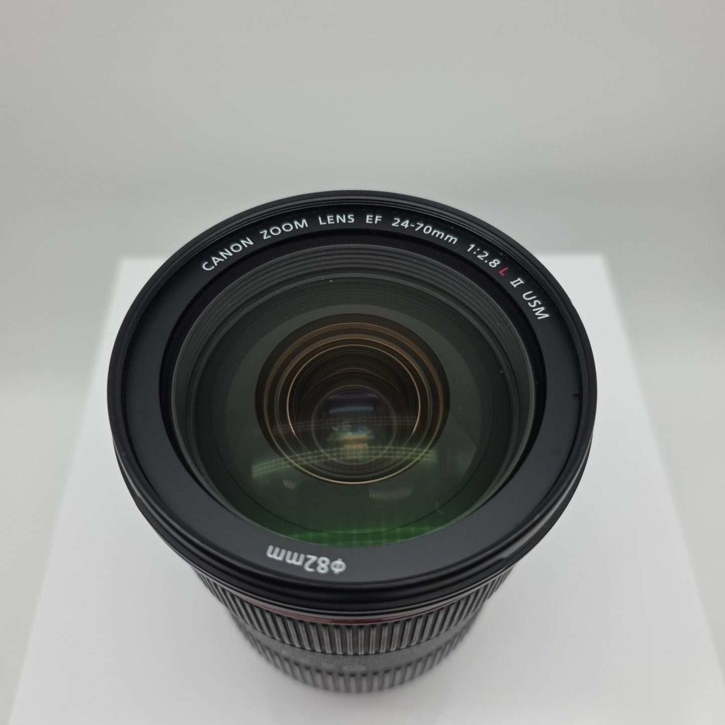 Canon EF 24-70mm 70 f/2.8L f/2.8 f2.8L f2.8 L II USM