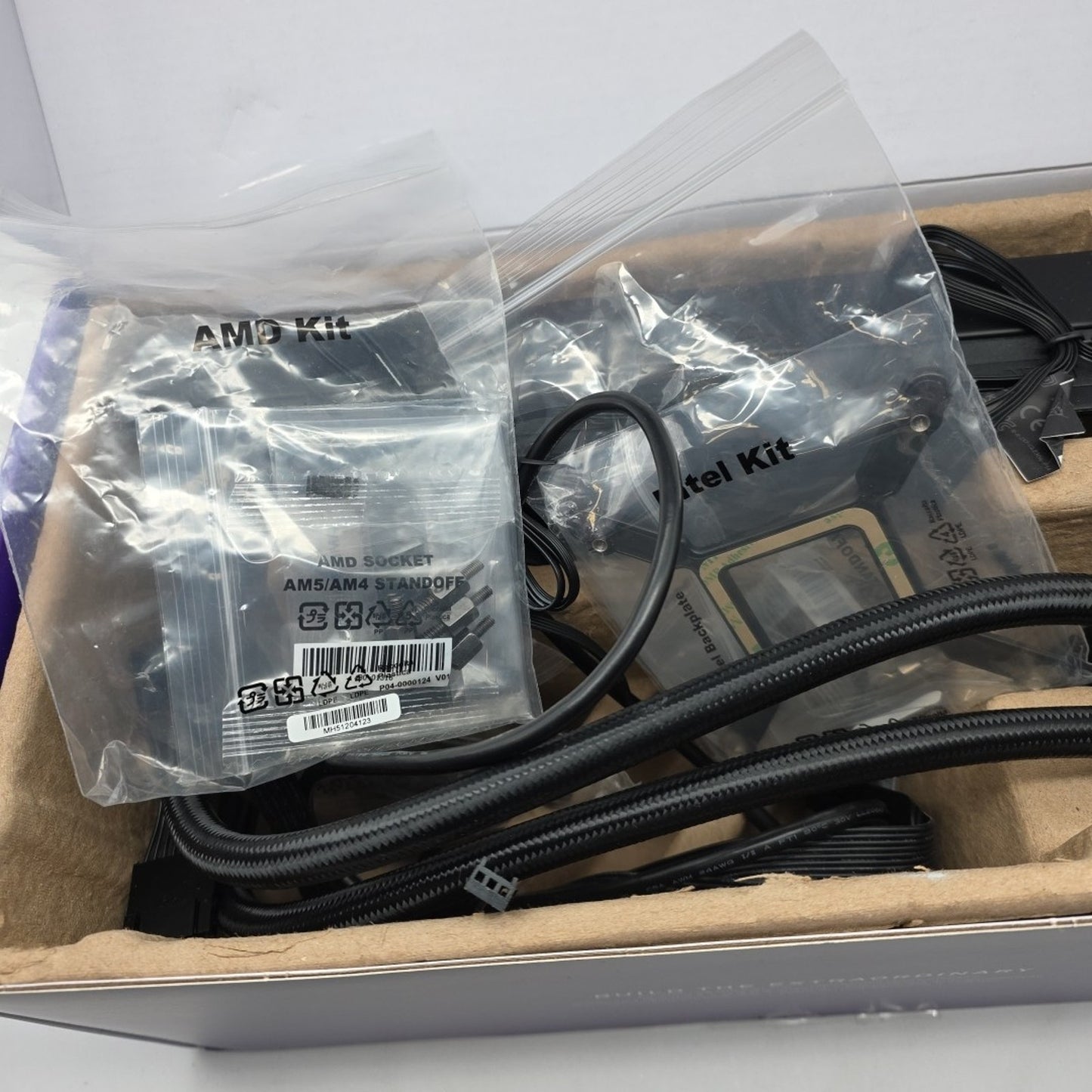 NZXT Kraken Plus 280mm Radiator CPU Liquid Cooler 2 x 140mm F140P Fans CL-2307
