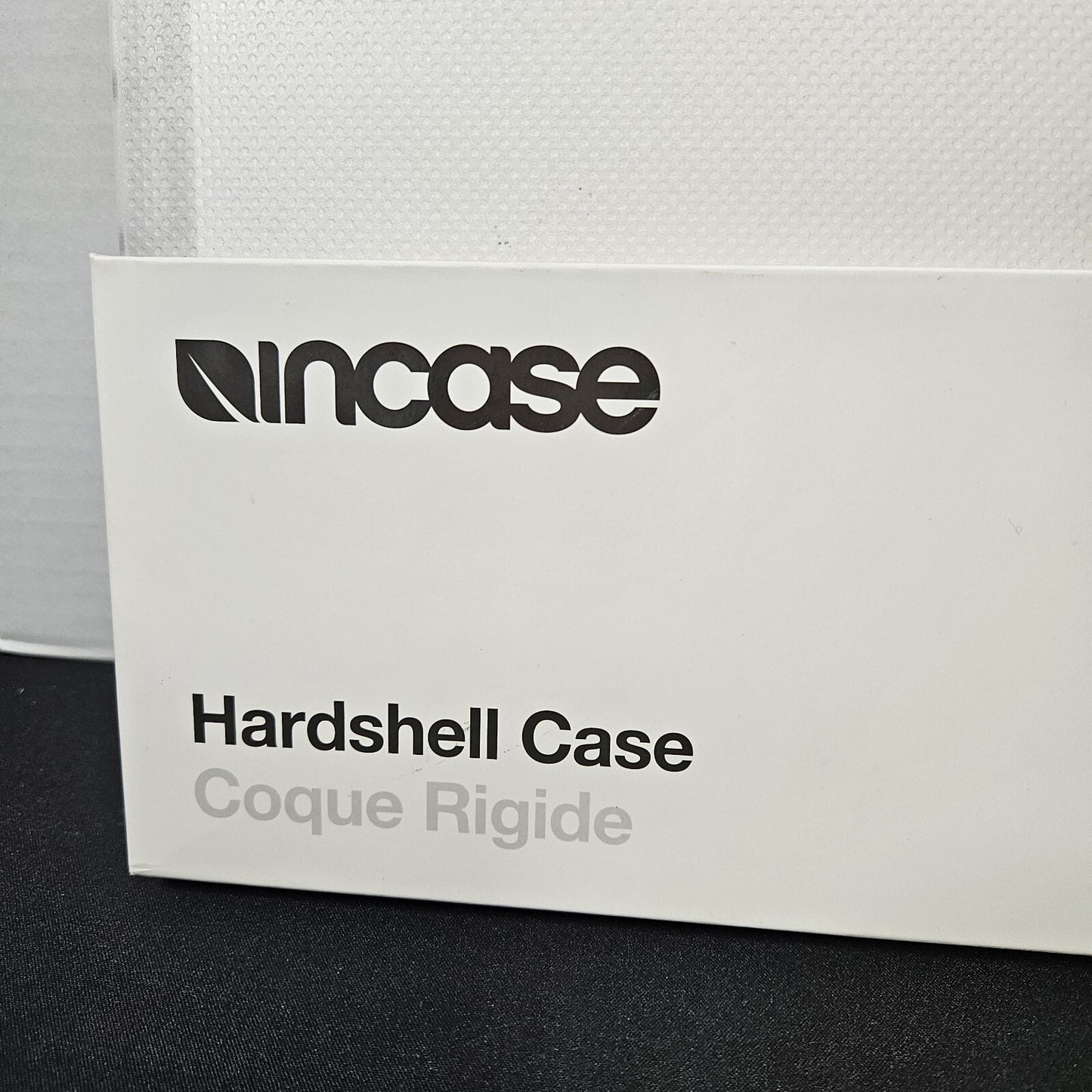 Incase - Hardshell Dot Case for the MacBook Pro 2020, M1 2020 M2 2022 13" Clear