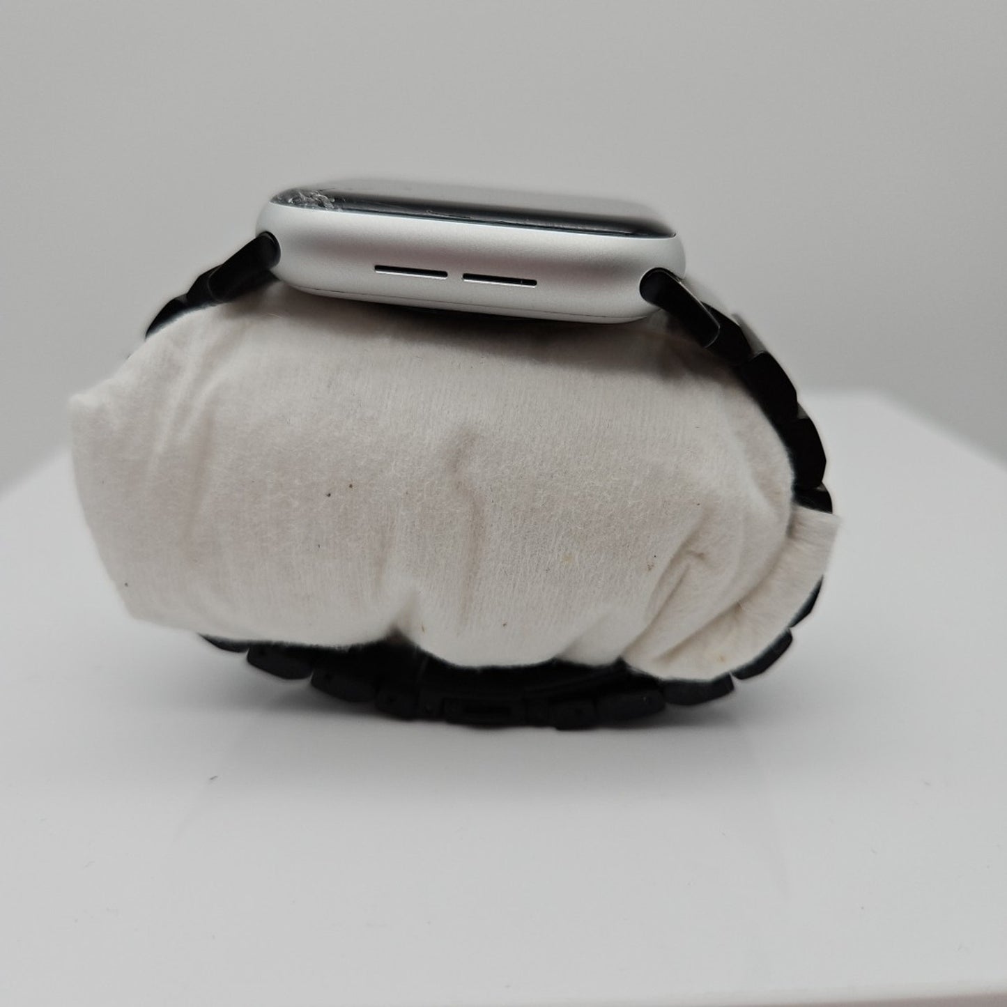 Apple Watch SE 2nd Gen 44MM Silver GPS Aluminum A2723 Stainless Steel Band CRACK