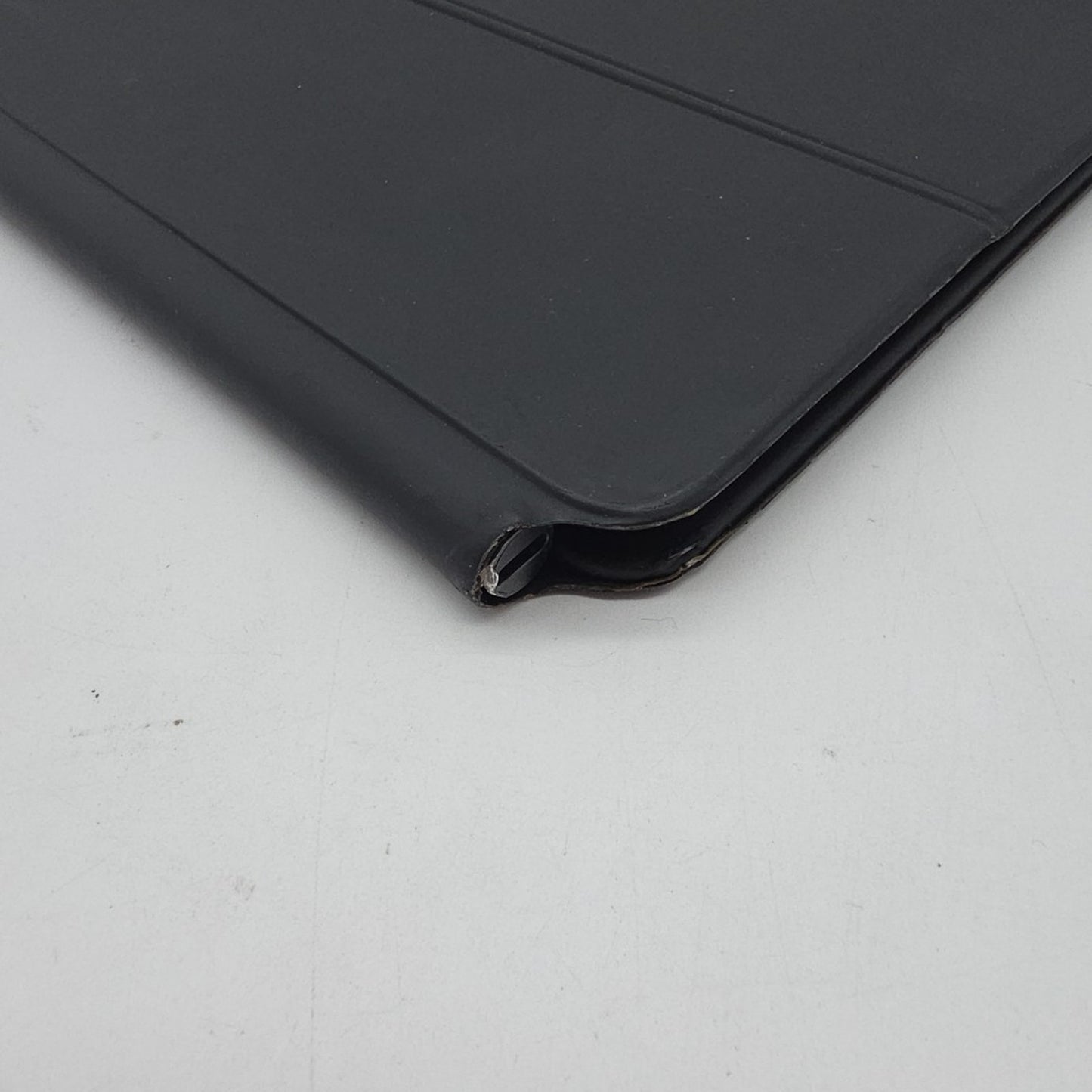 Apple Magic Keyboard Folio Case A2480 BLACK MJQK3LL/A WEAR