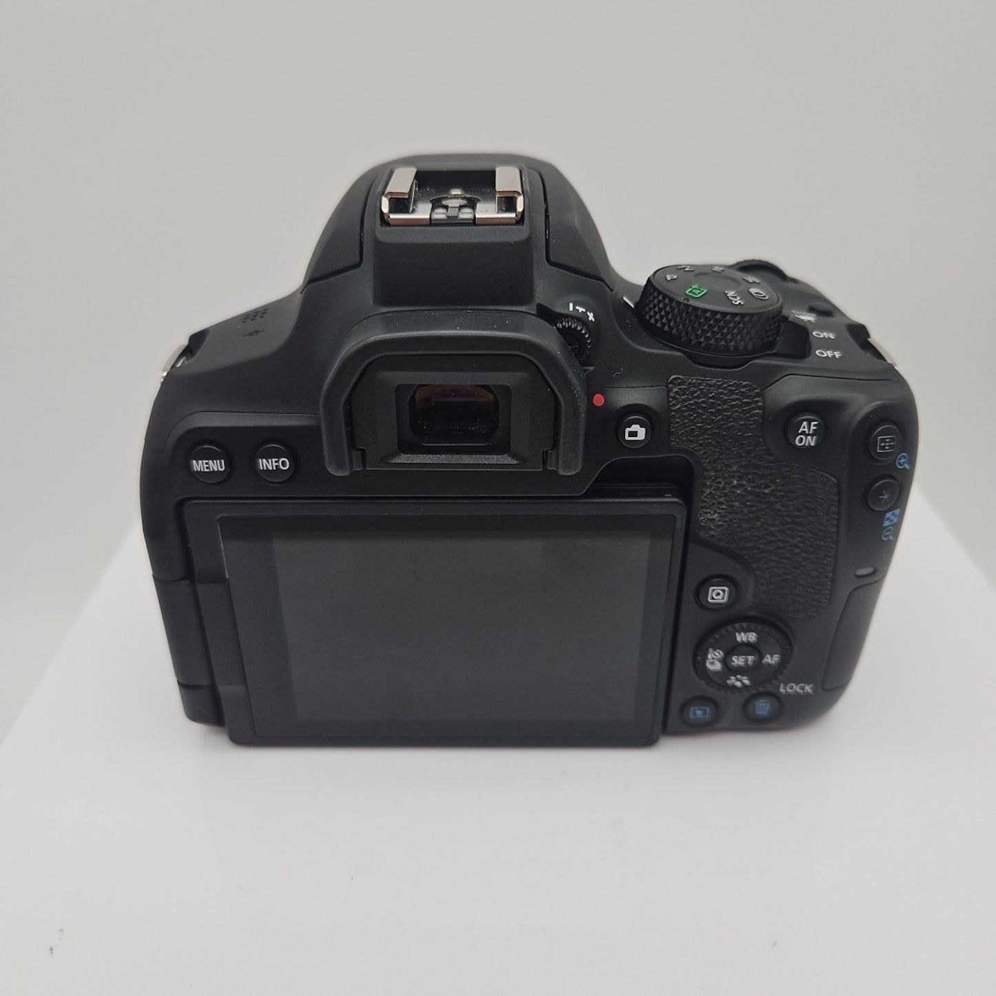 FOR PARTS ONLY Canon EOS Rebel T8i 24.1MP DSLR Camera