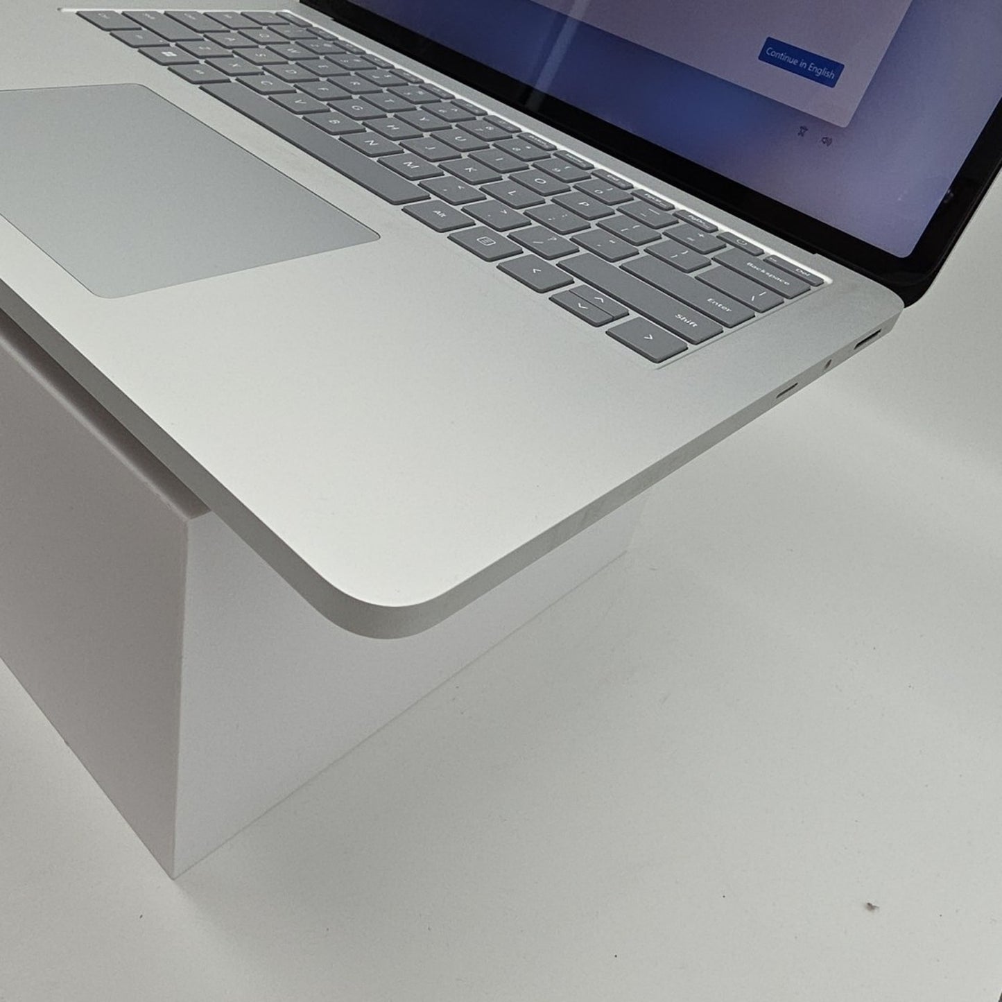 Microsoft - Surface Laptop Studio 2 - 14.4"- Intel Core i7 - 16GB - Rtx4050 L79