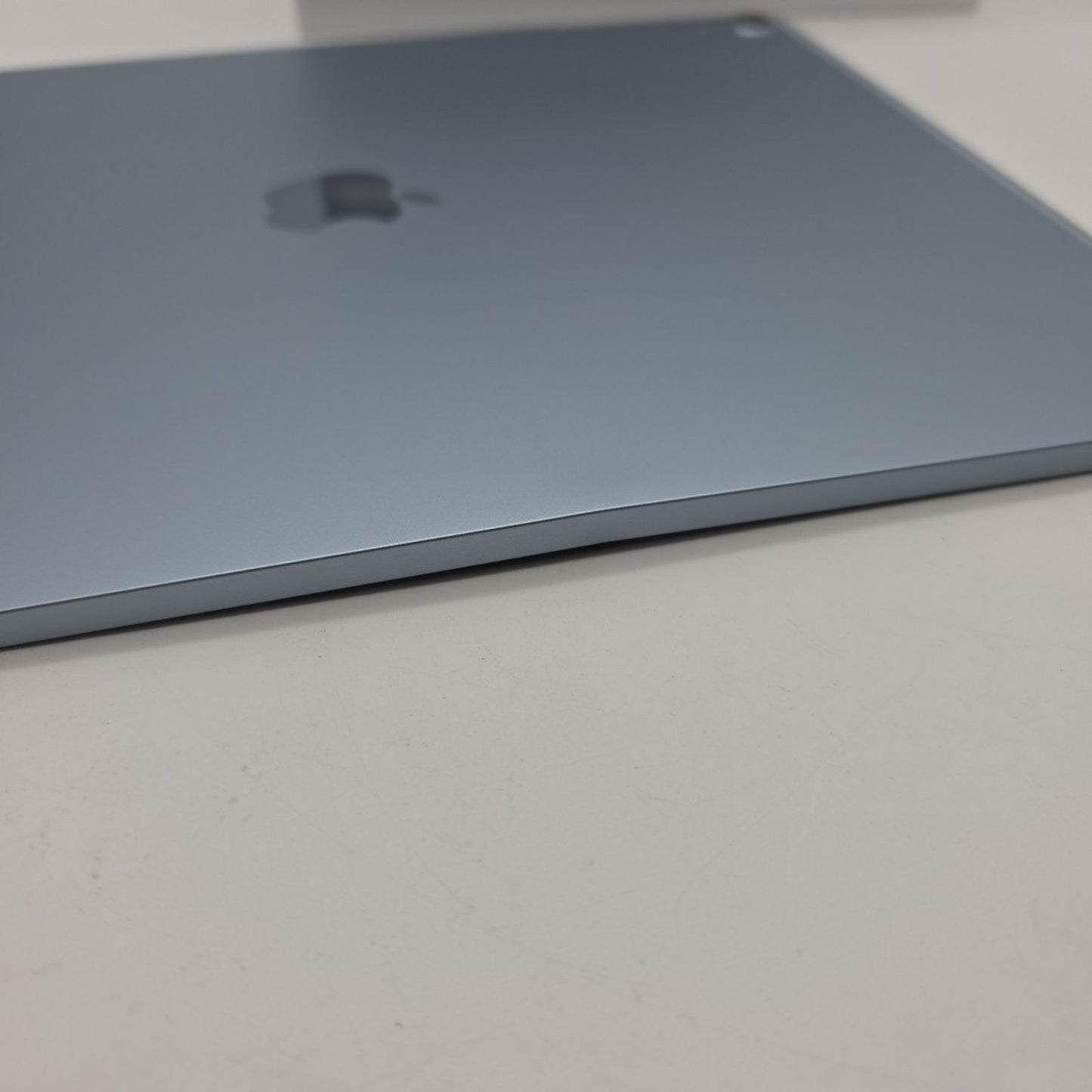 Apple iPad Air 13 (M3) 128GB WiFi Blue - Bent