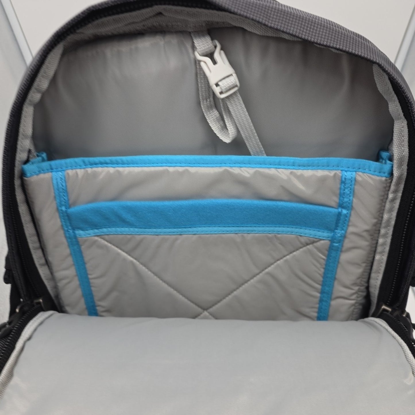 Thule EnRoute Escort 2 Daypack 27L Backpack Protective Laptop Compartment-1