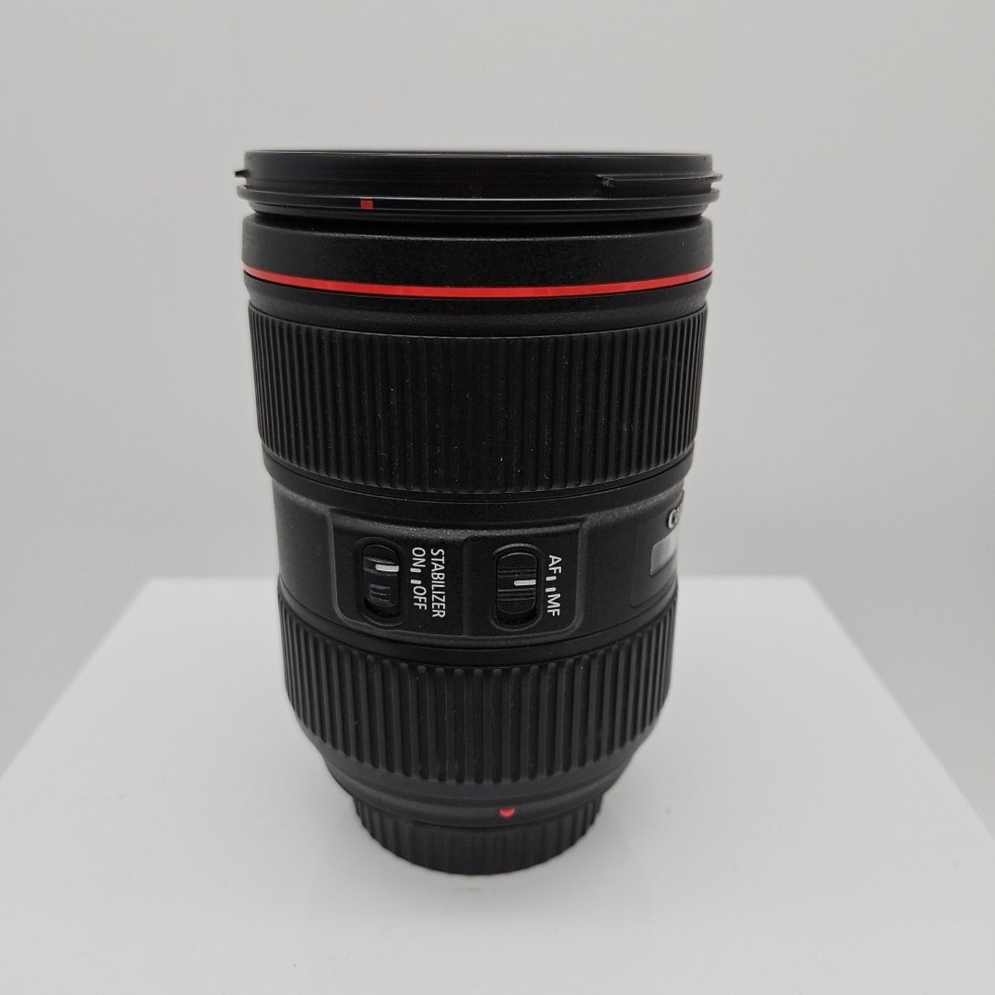 Canon Zoom Lens EF 24-105mm 1:4 L IS II USM with EW-83M Hood