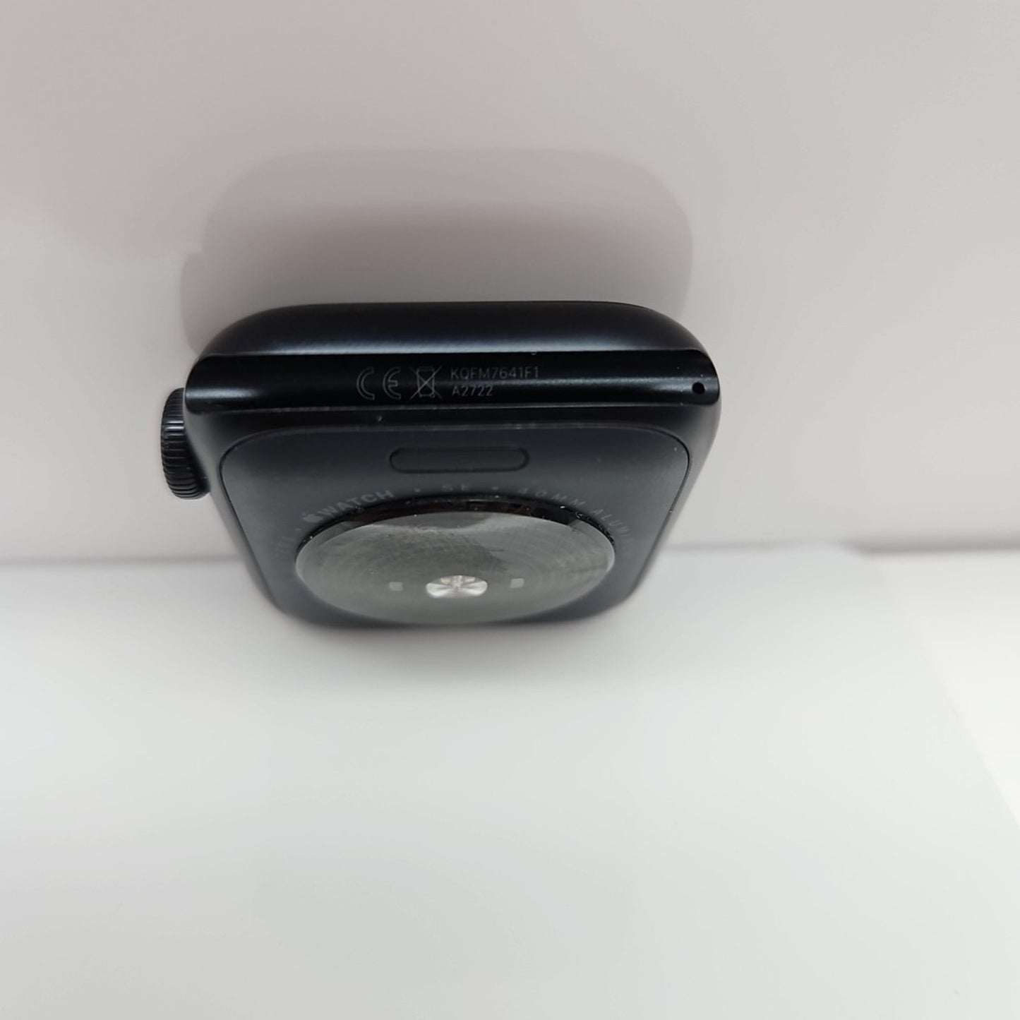 Apple Watch SE 2nd Gen 40mm GPS Midnight Case A2722 SCRATCHED