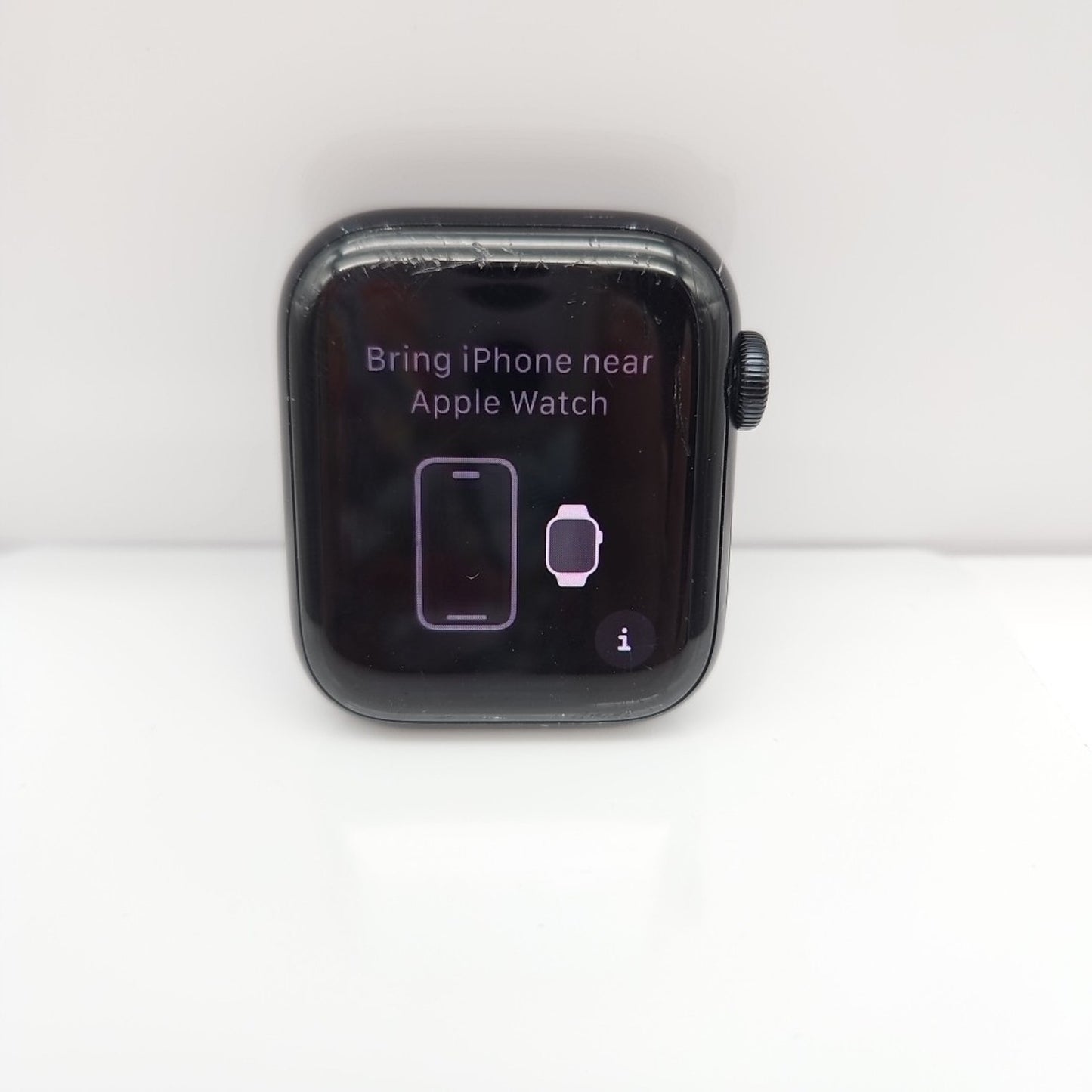 Apple Watch SE 2nd Gen 40mm GPS Midnight Case A2722 SCRATCHED
