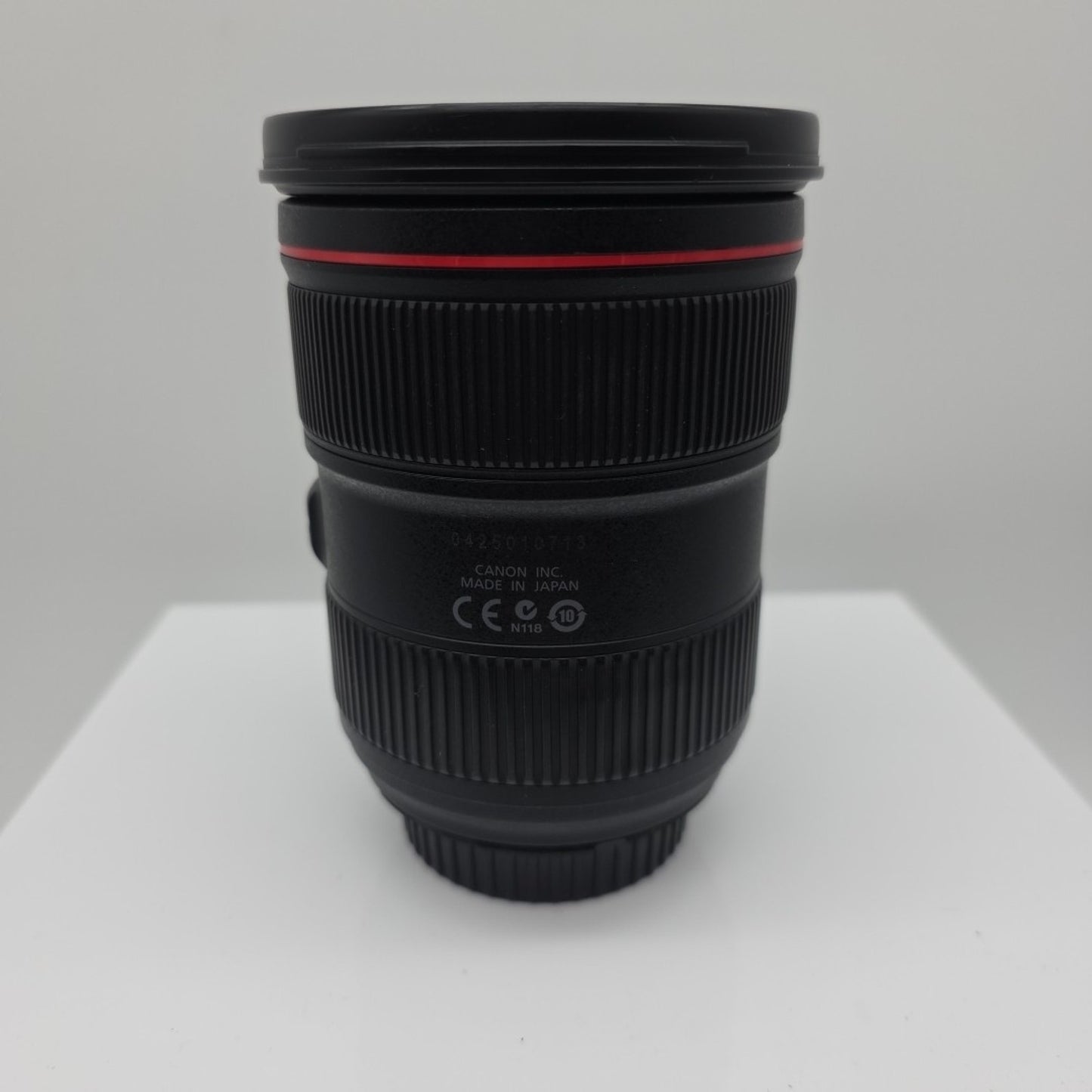 Canon EF 24-70mm 70 f/2.8L f/2.8 f2.8L f2.8 L II USM