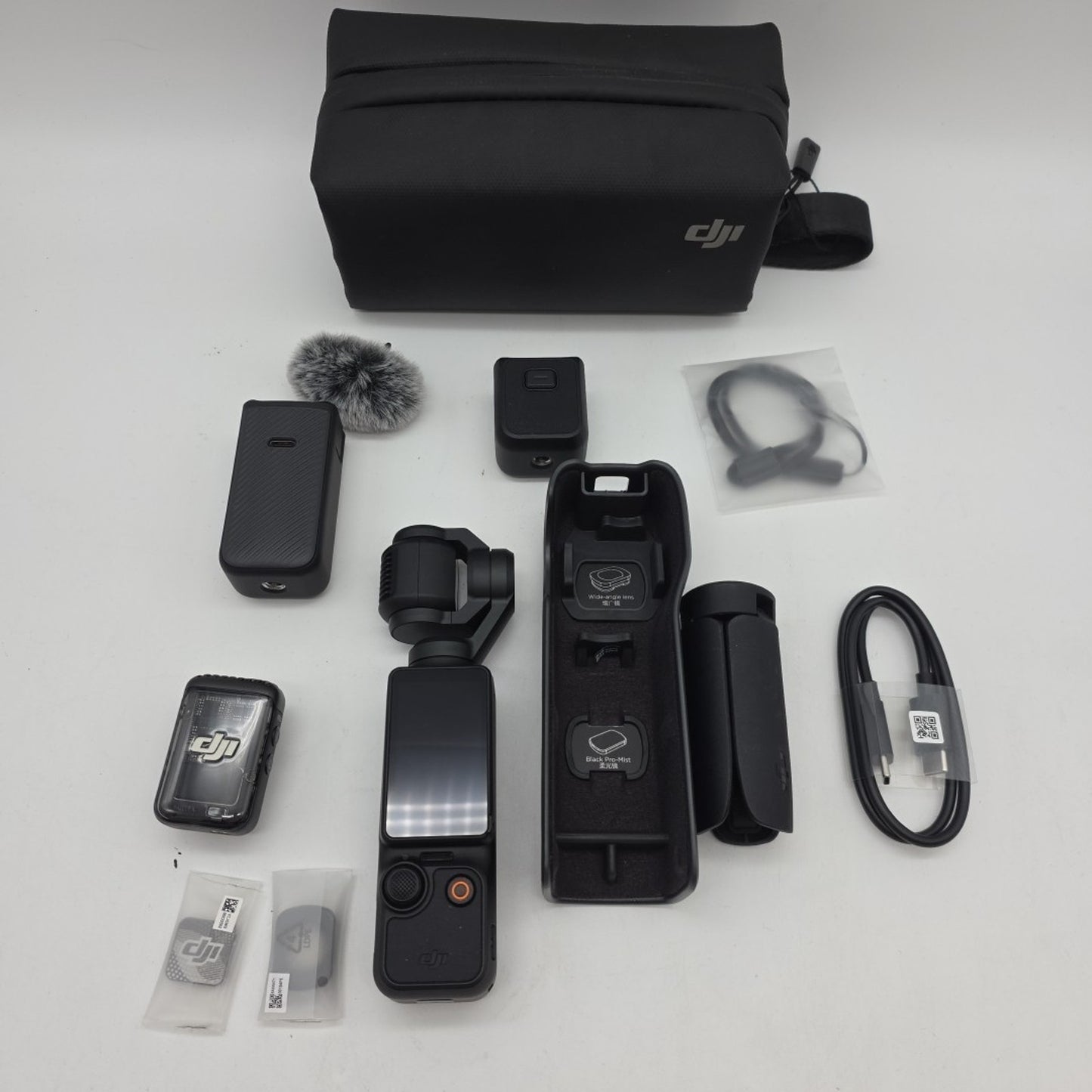 DJI Osmo Pocket 3 Creator Combo Action Camera Kit COMPLETE NO BOX