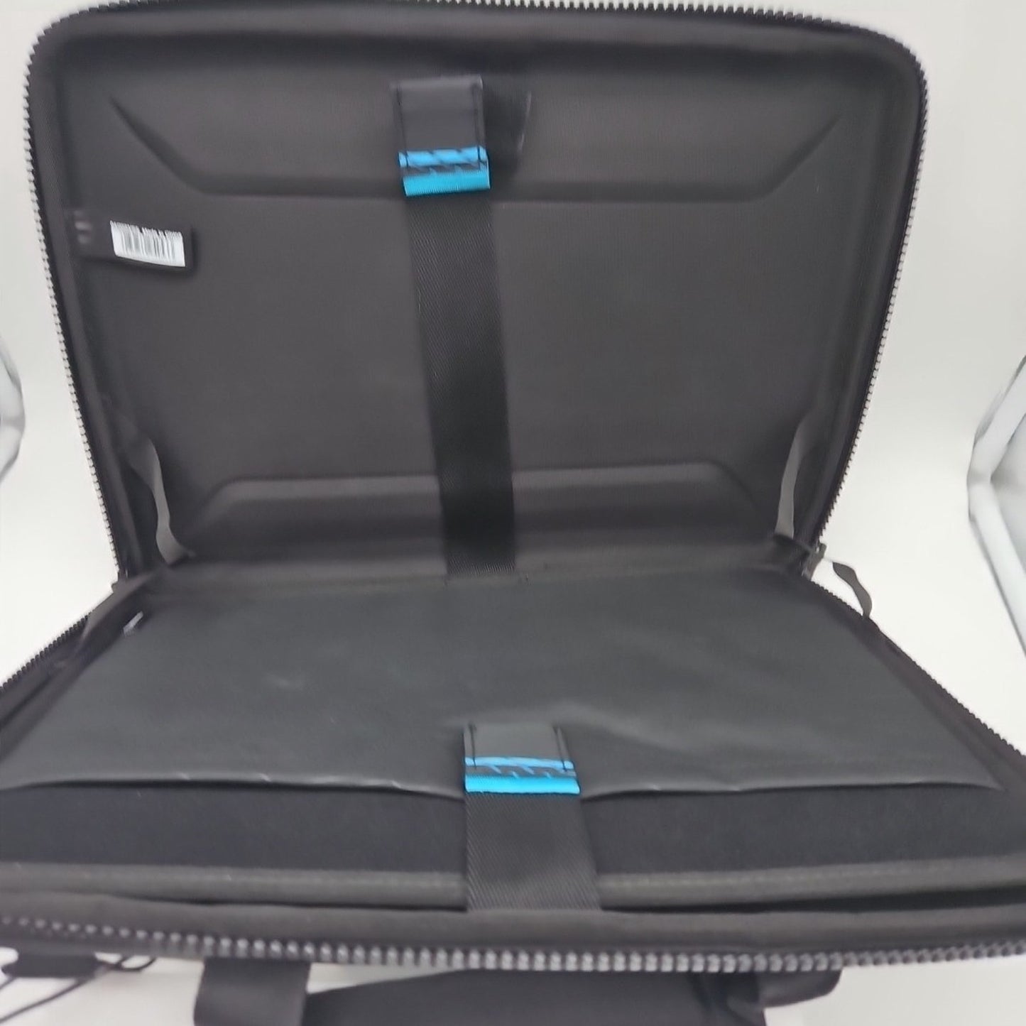 DENTED Thule - Gauntlet 4 Attache Briefcase 16” Apple MacBook Pro Models 14" PC