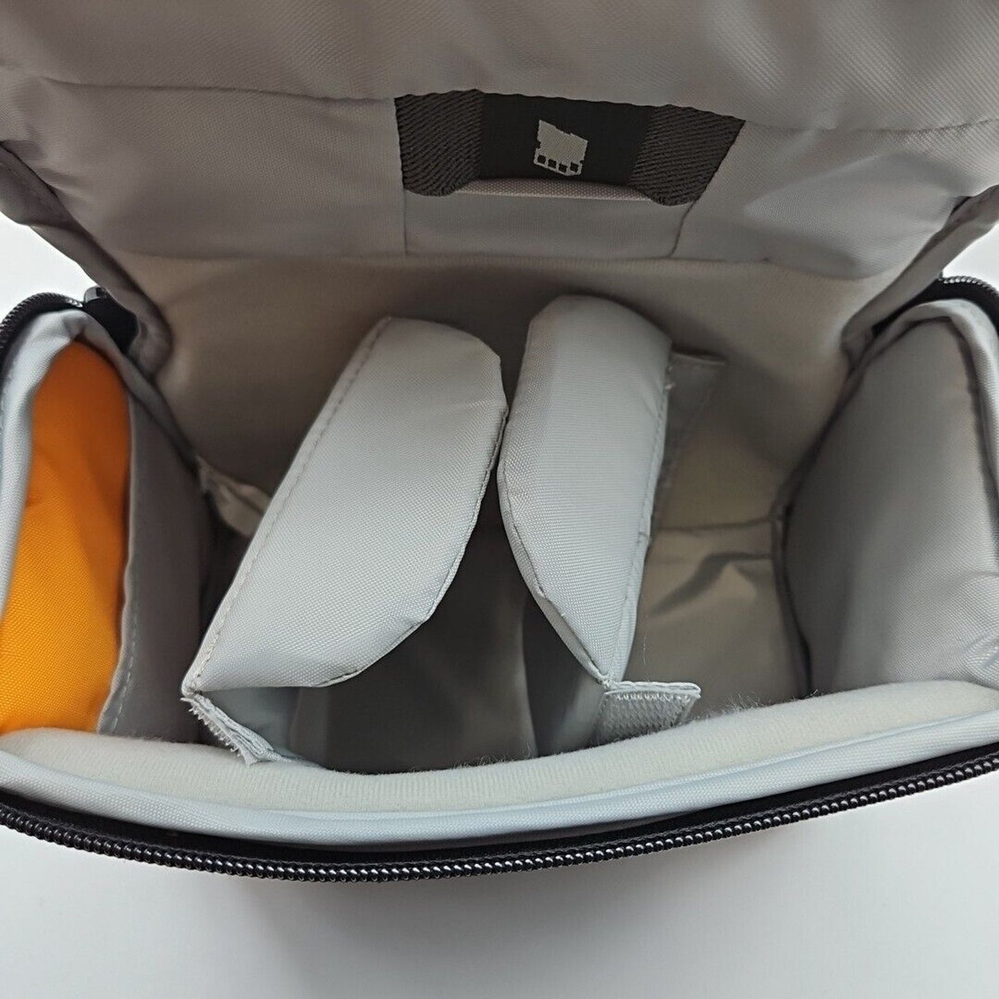 Lowepro - Adventura Go SH 140 Camera Bag Black