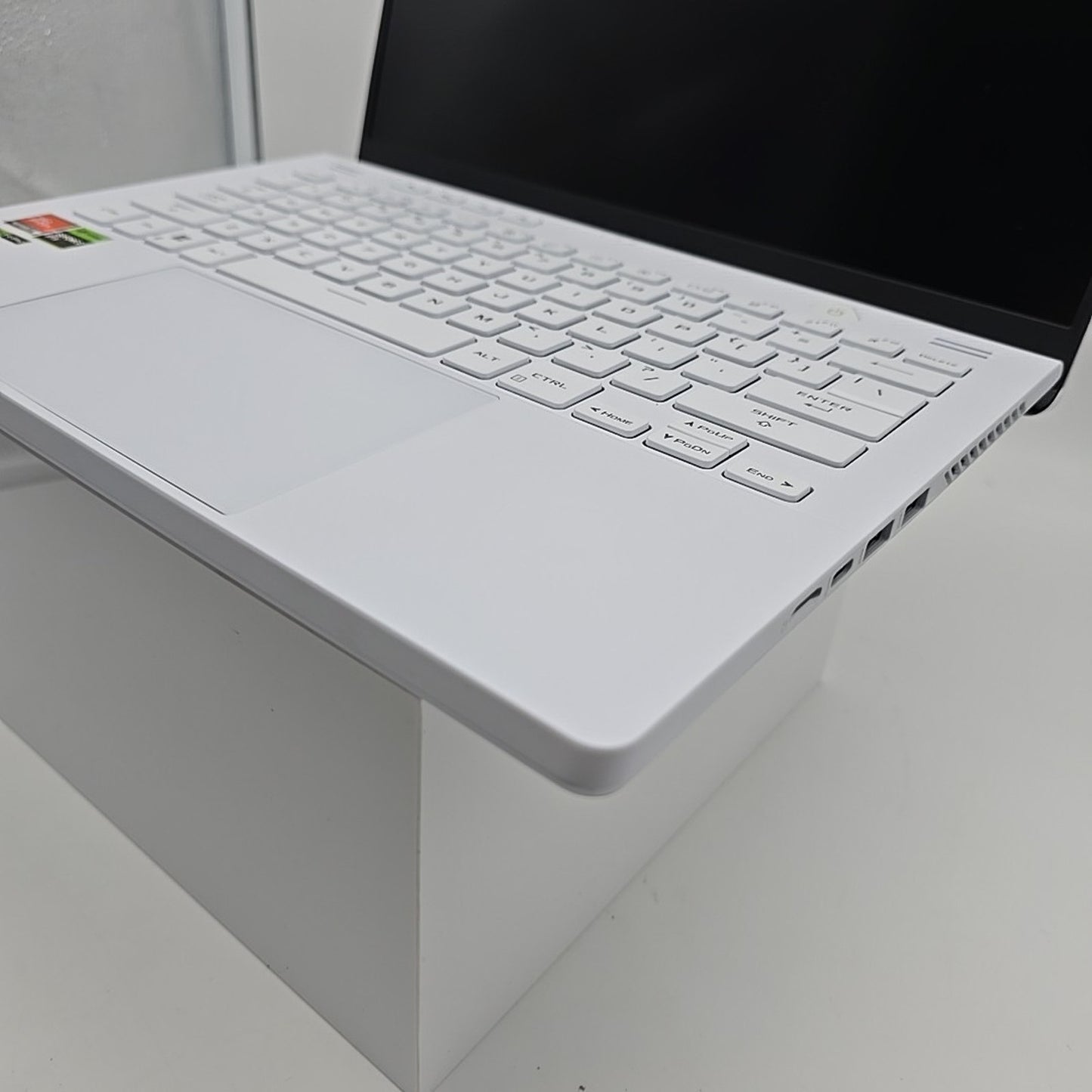 ASUS ROG Zephyrus G14 (Ryzen 9 7940HS, 16GB/512GB, RTX 4060) Laptop