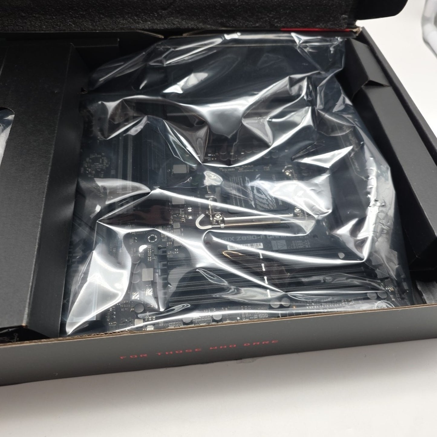 ASUS - ROG STRIX Z890-F GAMING WIFI (Socket LGA 1851) Intel Z890 ATX DDR5 Wi-...