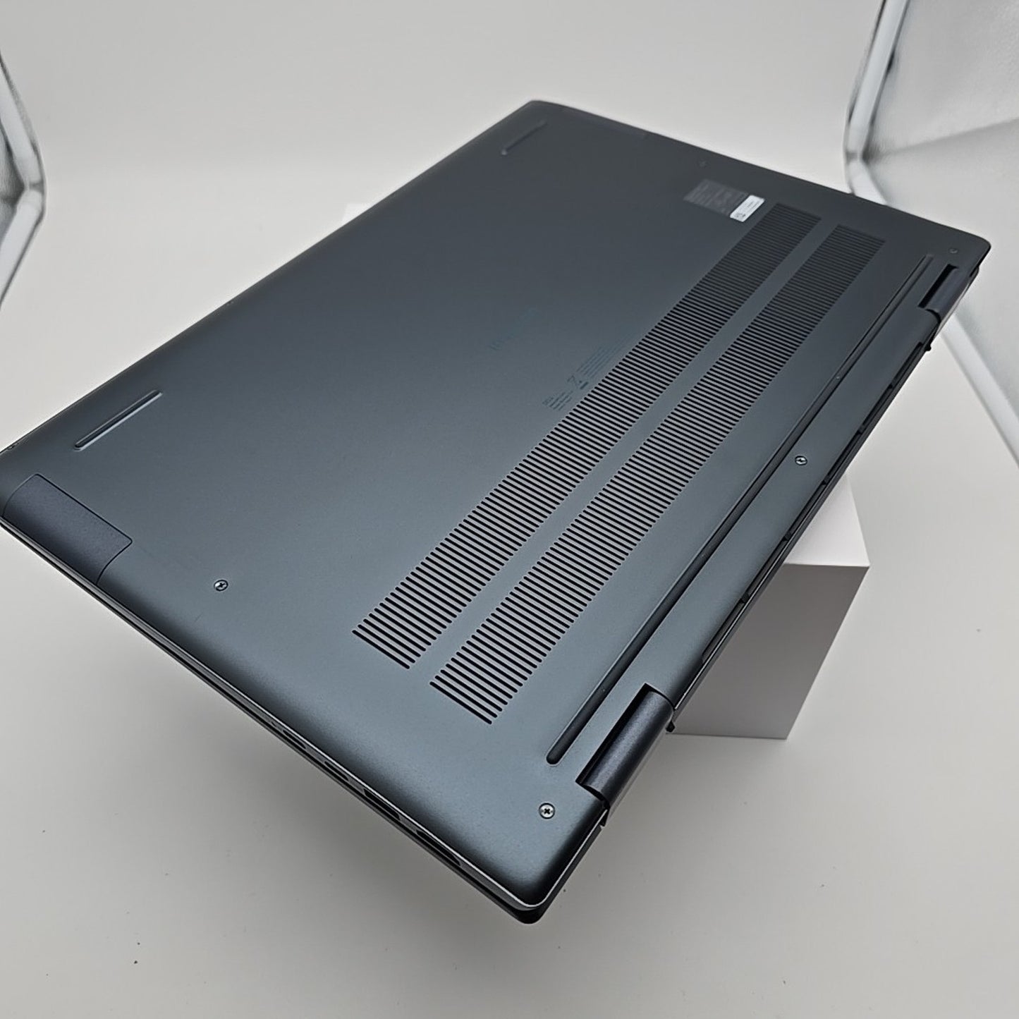 Dell Inspiron 16(7635)Touch ( AMD Ryzen 5 7000 Series L28