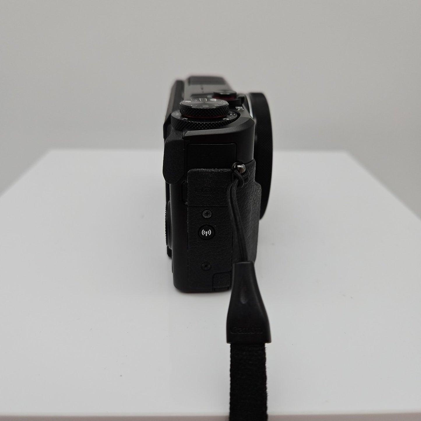 Canon PowerShot G7x Mark II 20.1MP Digital Camera 4.2x Optical Zoom Full-HD Only