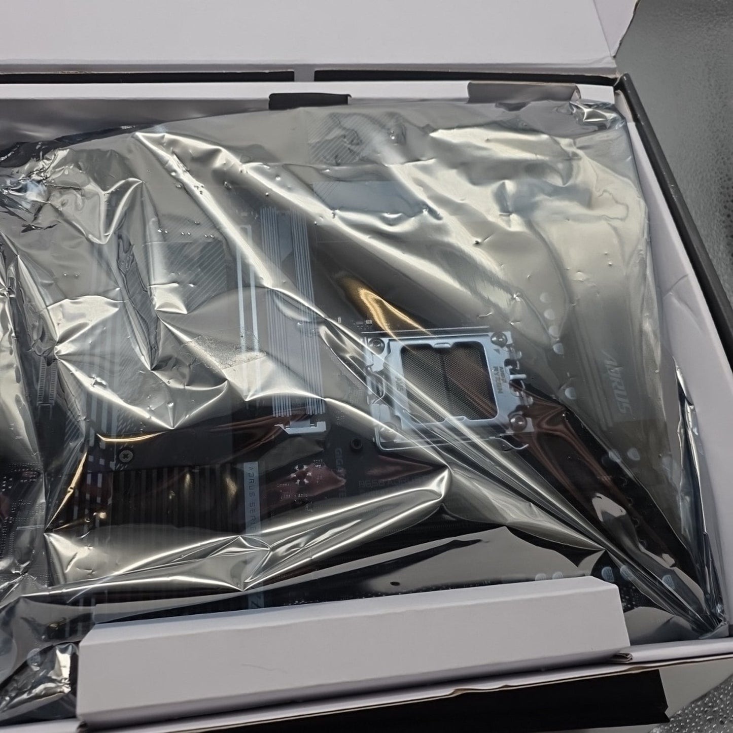 GIGABYTE B650 AORUS ELITE AX AM5 LGA 1718 AMD B650 ATX Motherboard-Very Good