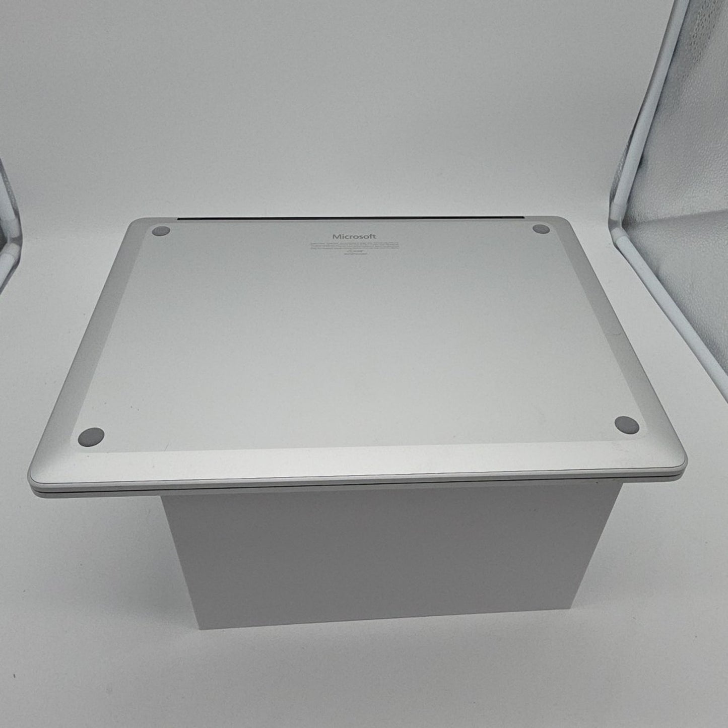 Microsoft Surface Laptop Copilot+ PC 13.8 Touchscreen Snapdragon X Plus 16GB L84