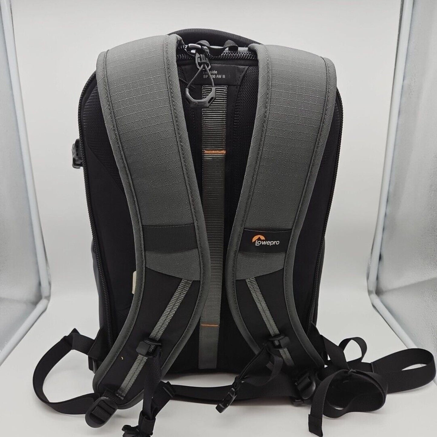 Lowepro - Flipside BP 300 AW III Backpack - Charcoal