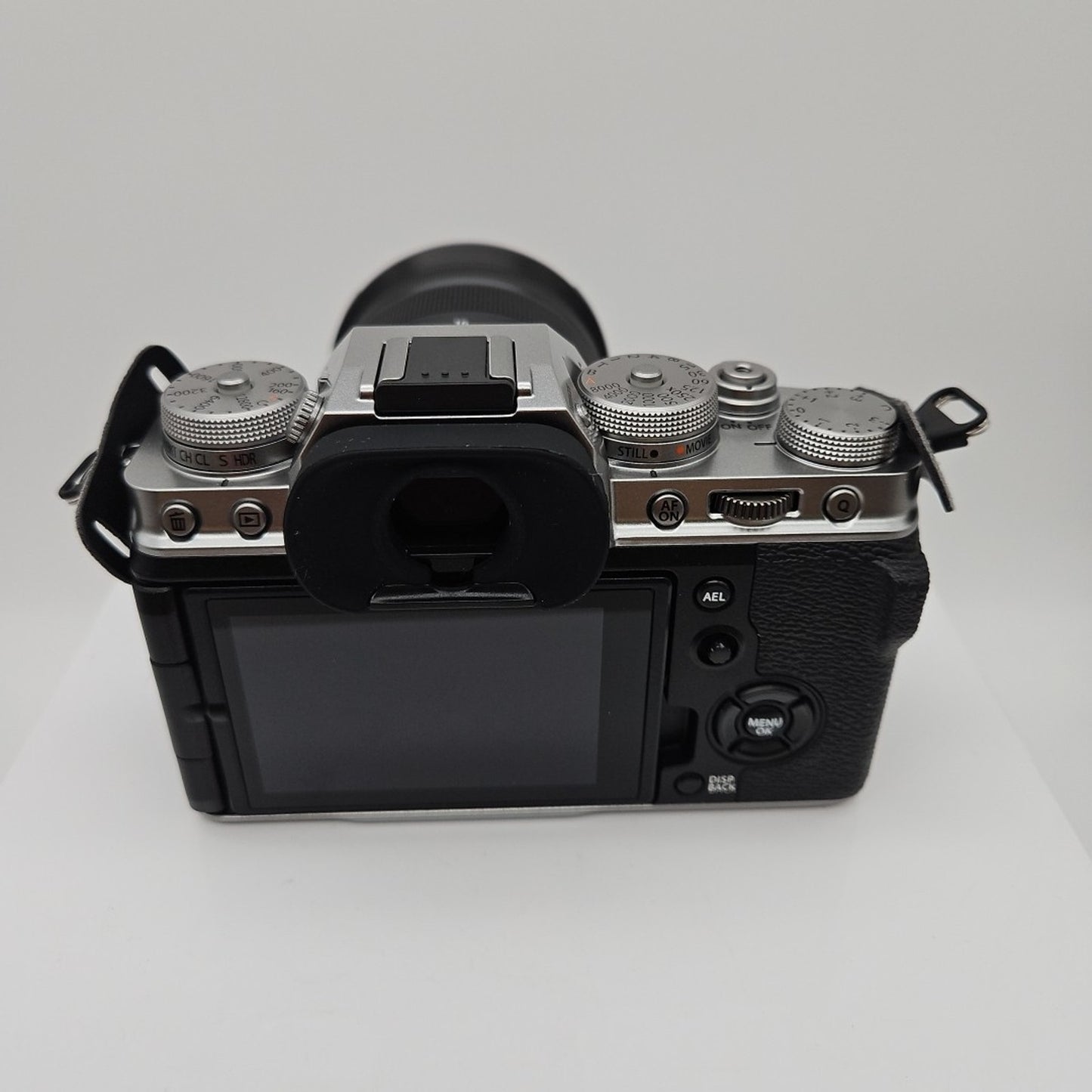 Fujifilm X-T4 26.1 MP Mirrorless Camera - Silver (XF 16-80mm f/4 R OIS WR)