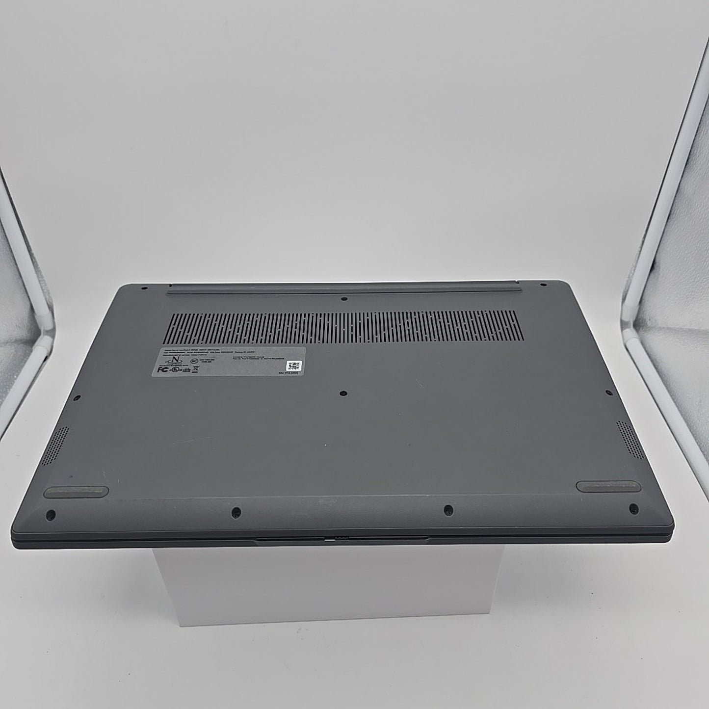 Lenovo IdeaPad 3i 15.6" Touchscreen FHD Core 5 8GB 512 GB SSD W11 L71