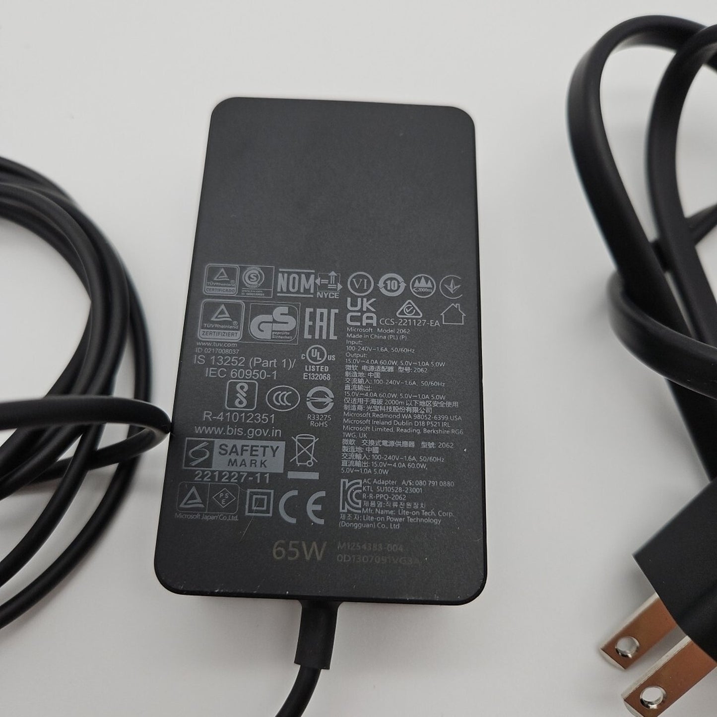 Microsoft - Surface 65W Power Supply - Black