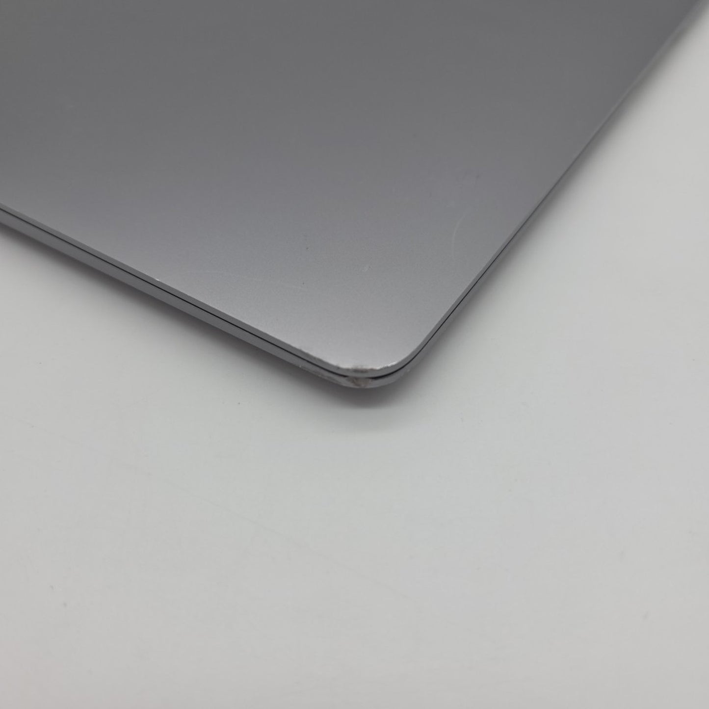 Apple MacBook Air M1 Chip 13" 2020 8GPU/CPU 512GB SSD MGN73LL/A L137