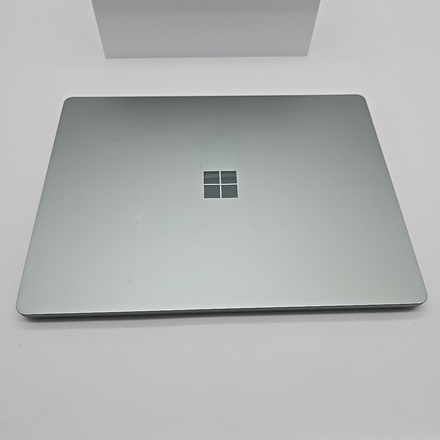 Microsoft Surface Laptop Go 3 12.4" Intel Core i5-1235U 8GB 256GB SSD Sage L53