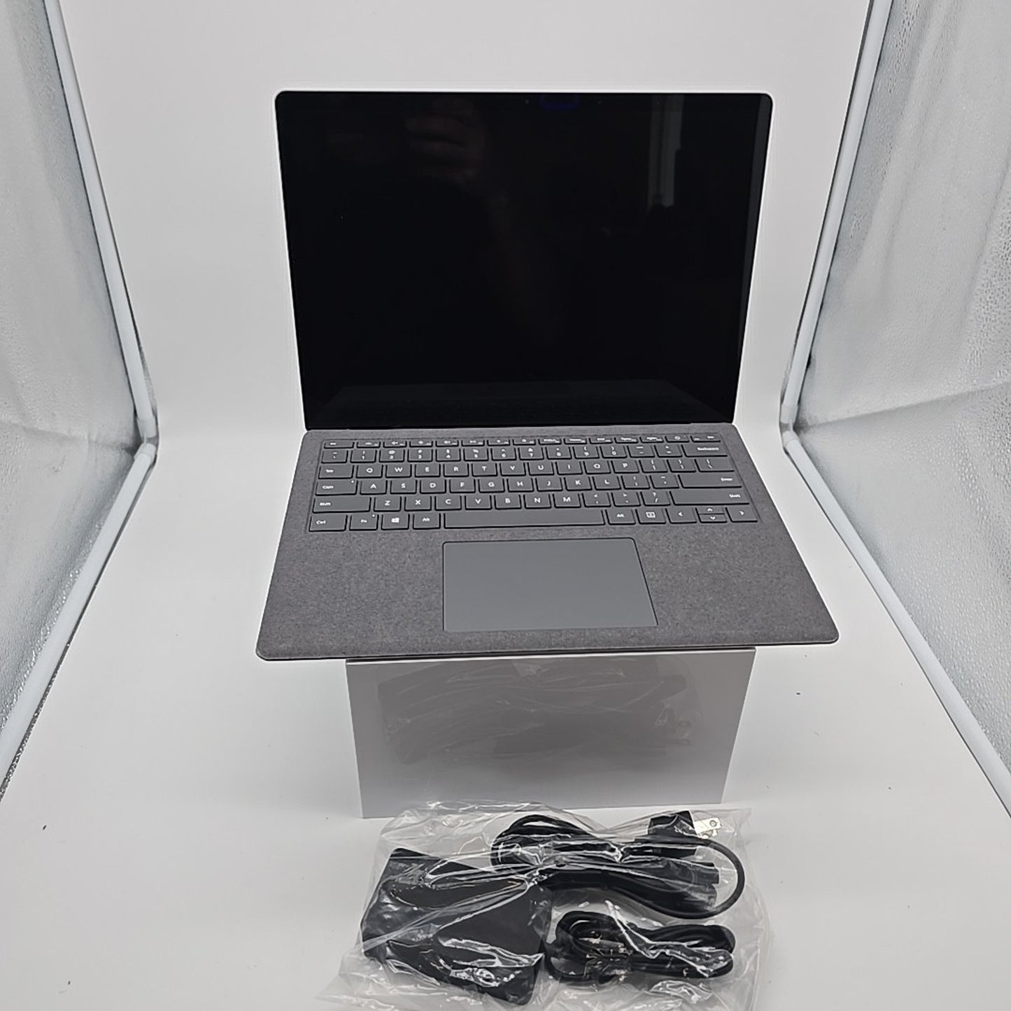 Microsoft Surface Laptop 3 13.5" 16GB (256GB SSD Intel Core i7 10th Gen 3.90 GHz