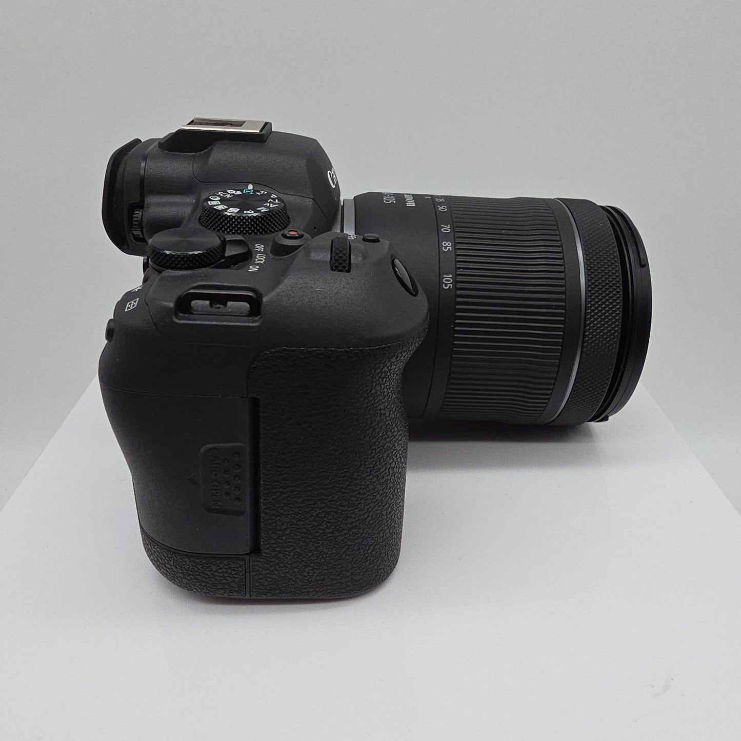 Canon EOS R6 Mark II Mirrorless Digital Camera & RF 24-105mm f/4-7.1 IS STM 2319