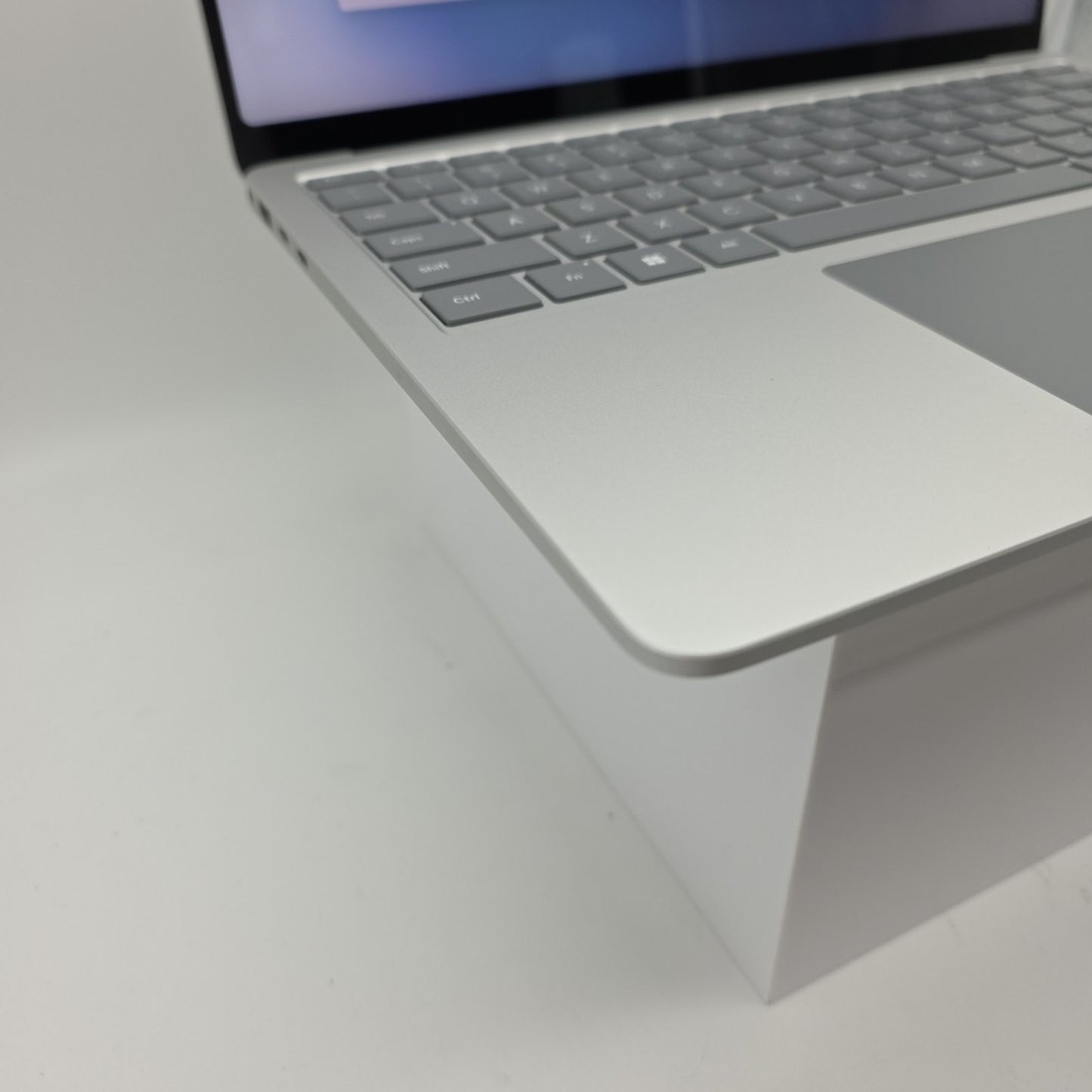 Microsoft Surface Laptop Copilot+ PC 13.8 Touchscreen Snapdragon X Plus 16GB L73