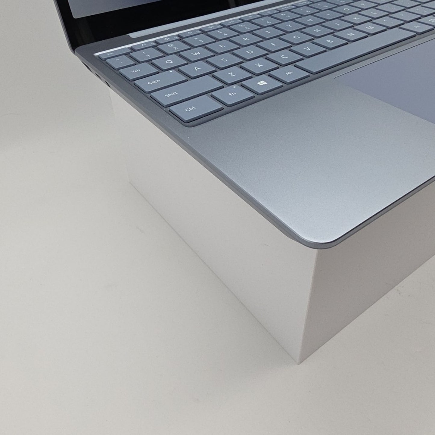 Microsoft Surface Laptop Go-1943-Intel i5-8GB RAM 128GB Blue L93
