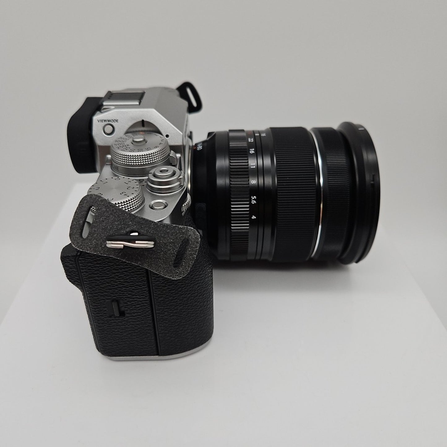Fujifilm X-T4 26.1 MP Mirrorless Camera - Silver (XF 16-80mm f/4 R OIS WR)