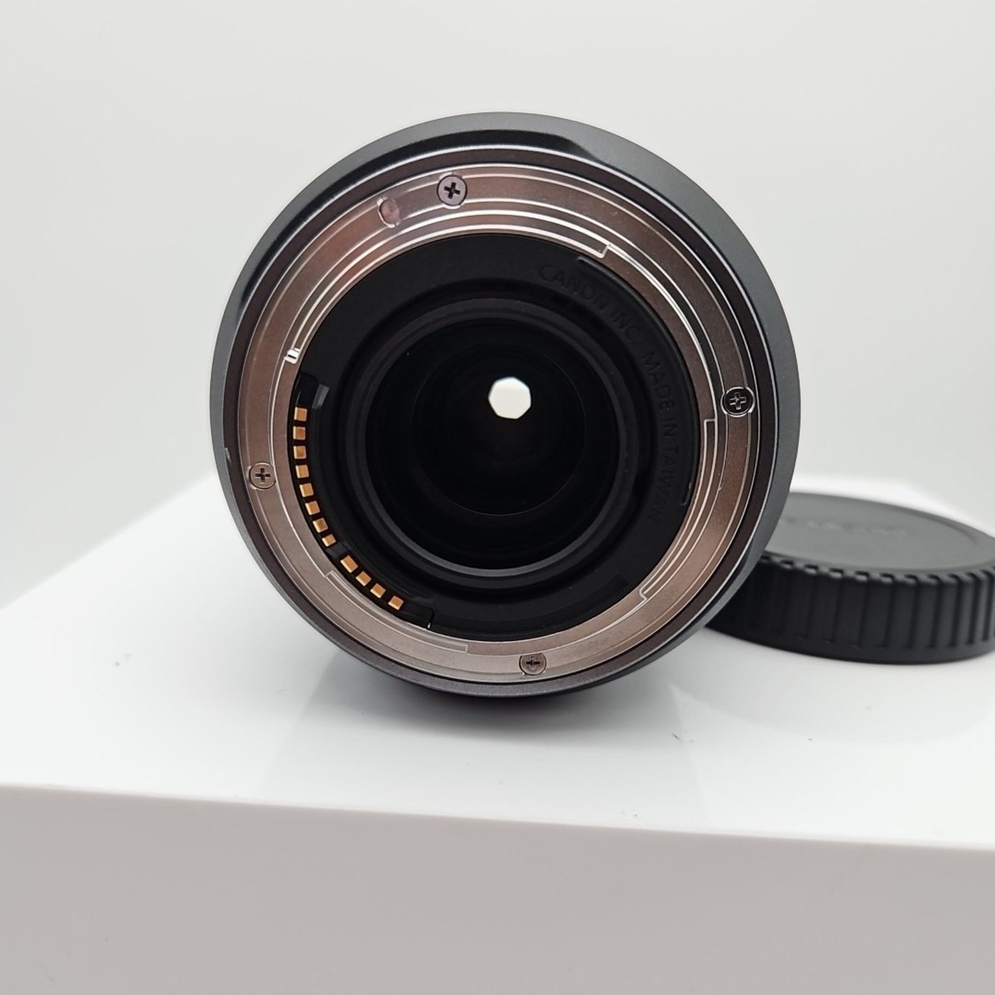 Canon RF 24-240mm f/4-6.3 IS USM Lens CHIPPED RIM