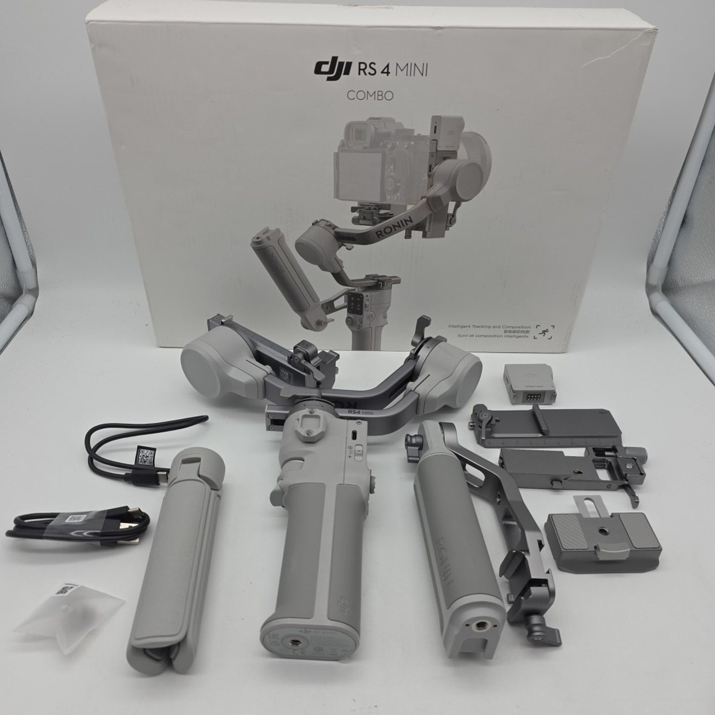 DJI RS 4 Mini Combo 3-Axis Gimbal Stabilizer - Gray CP.RN.00000443.01 COMPLETE