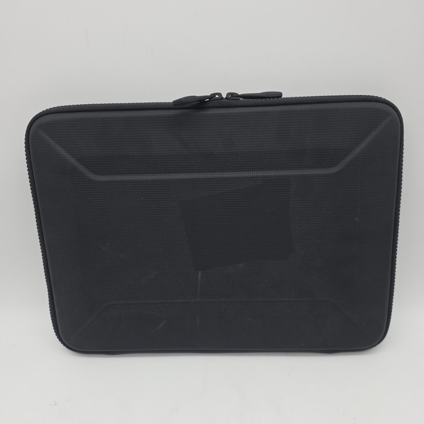 Thule Gauntlet Laptop Sleeve Case 13 14 MacBook Pro Air Hard Shell Black