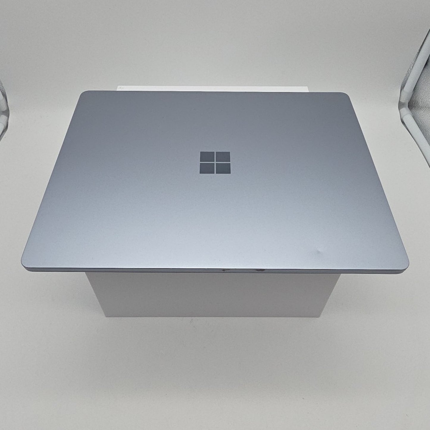 Microsoft Surface Laptop Go-1943-Intel i5-8GB RAM 128GB Blue L93
