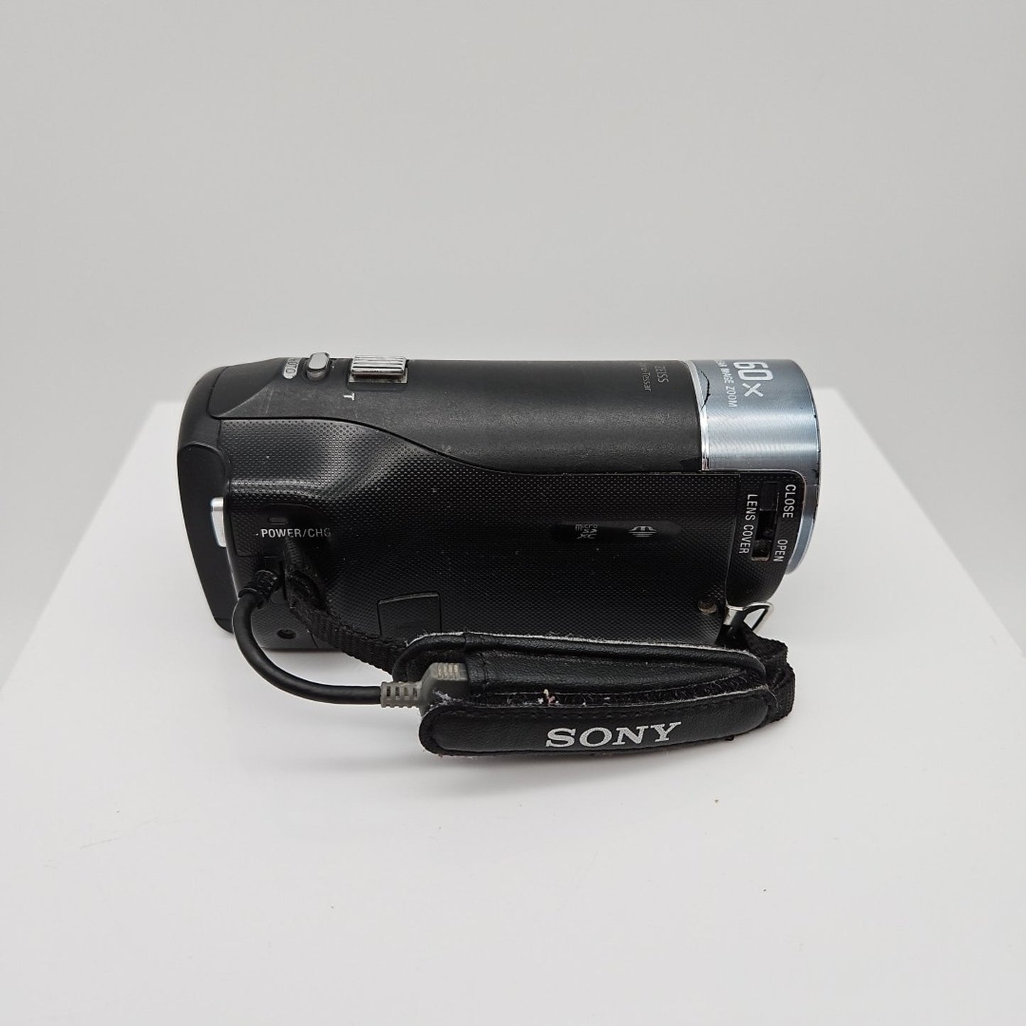 Sony HDR-CX405 Handycam HD 1080p Camcorder With Exmor R CMOS Sensor CRACK