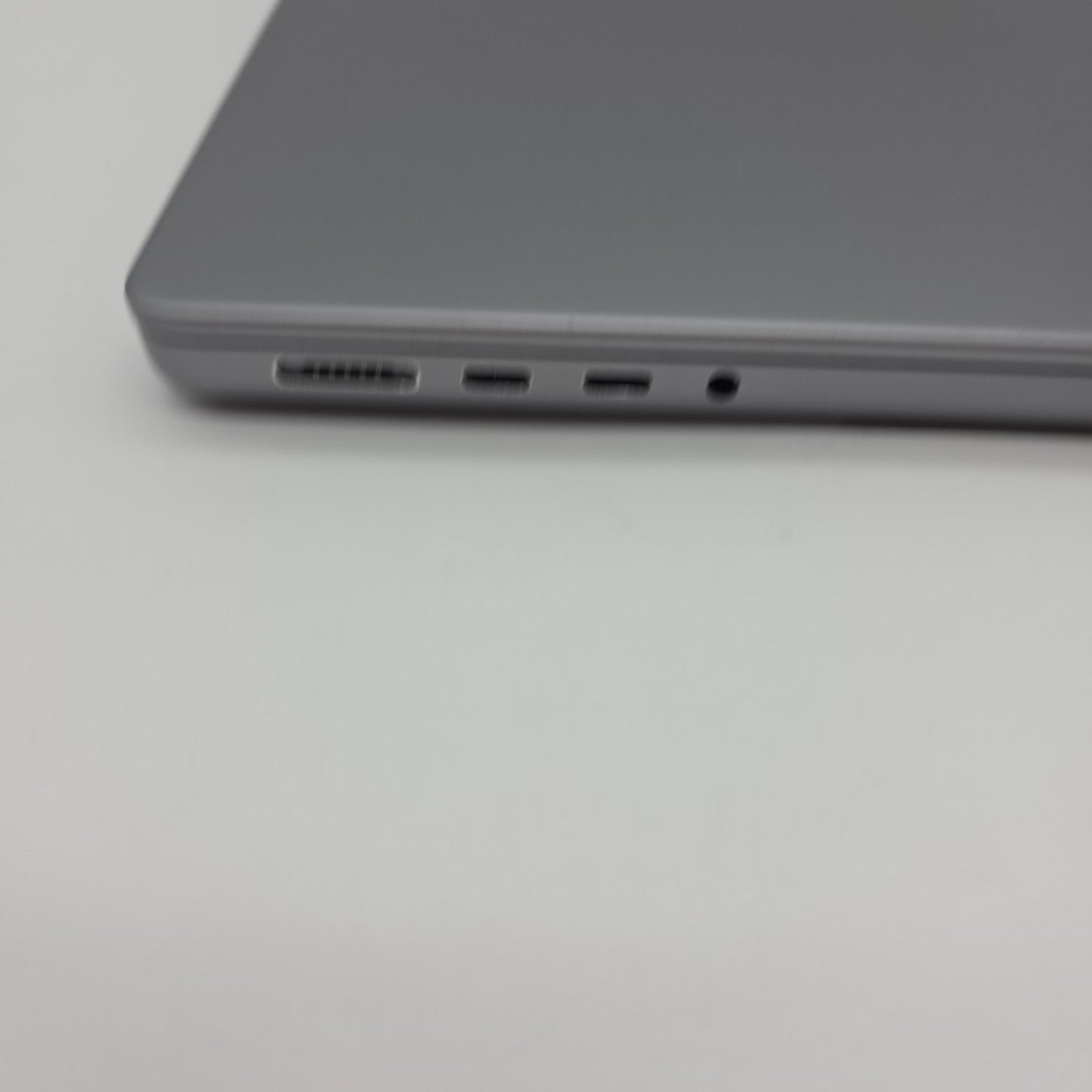 Apple MacBook Pro 14" M1 Pro Chip 512GB 16GB Space Gray MKGP3LL/A 2021 L113