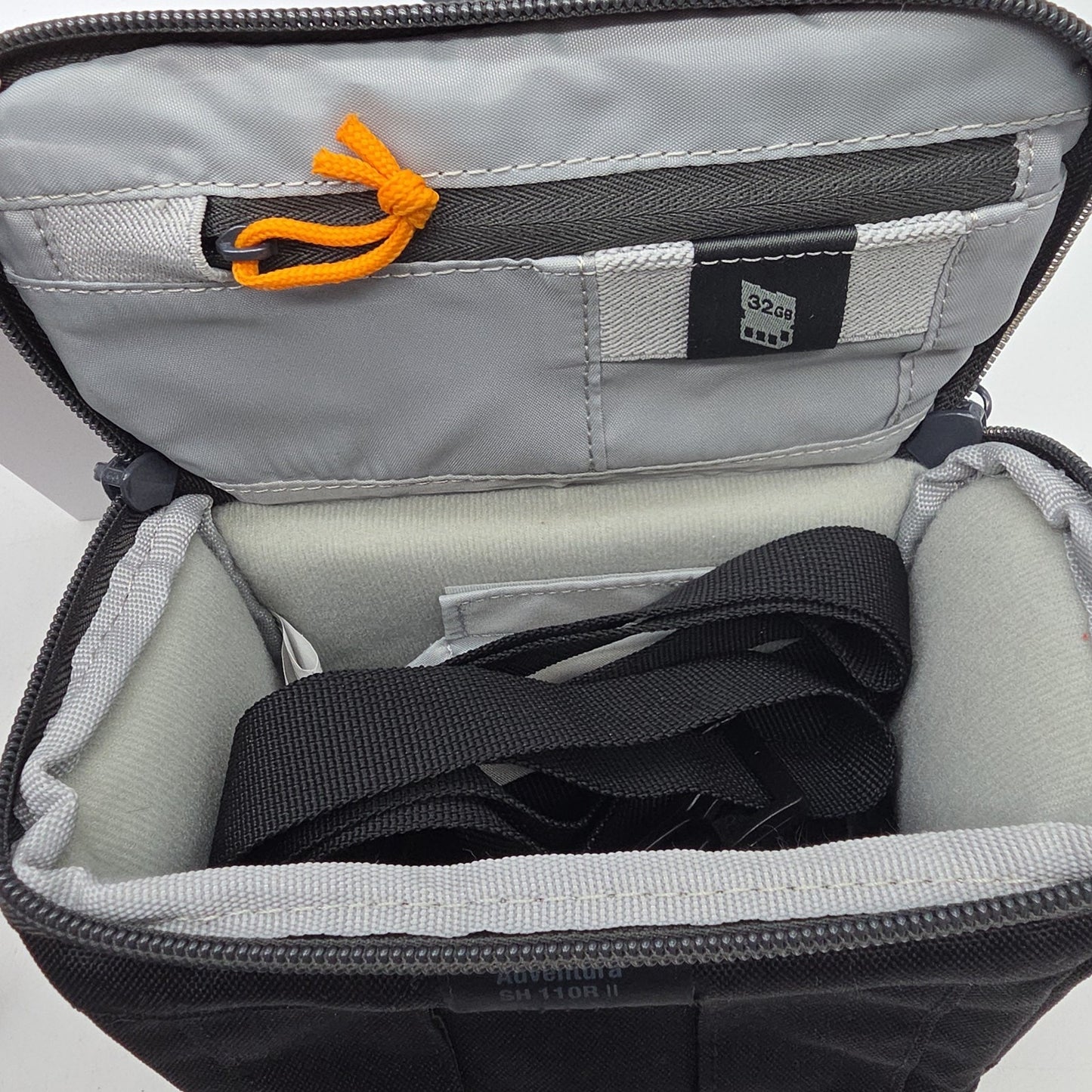 Lowepro LP37172 Adventura SH 110R II Camera Carrying Bag - Black