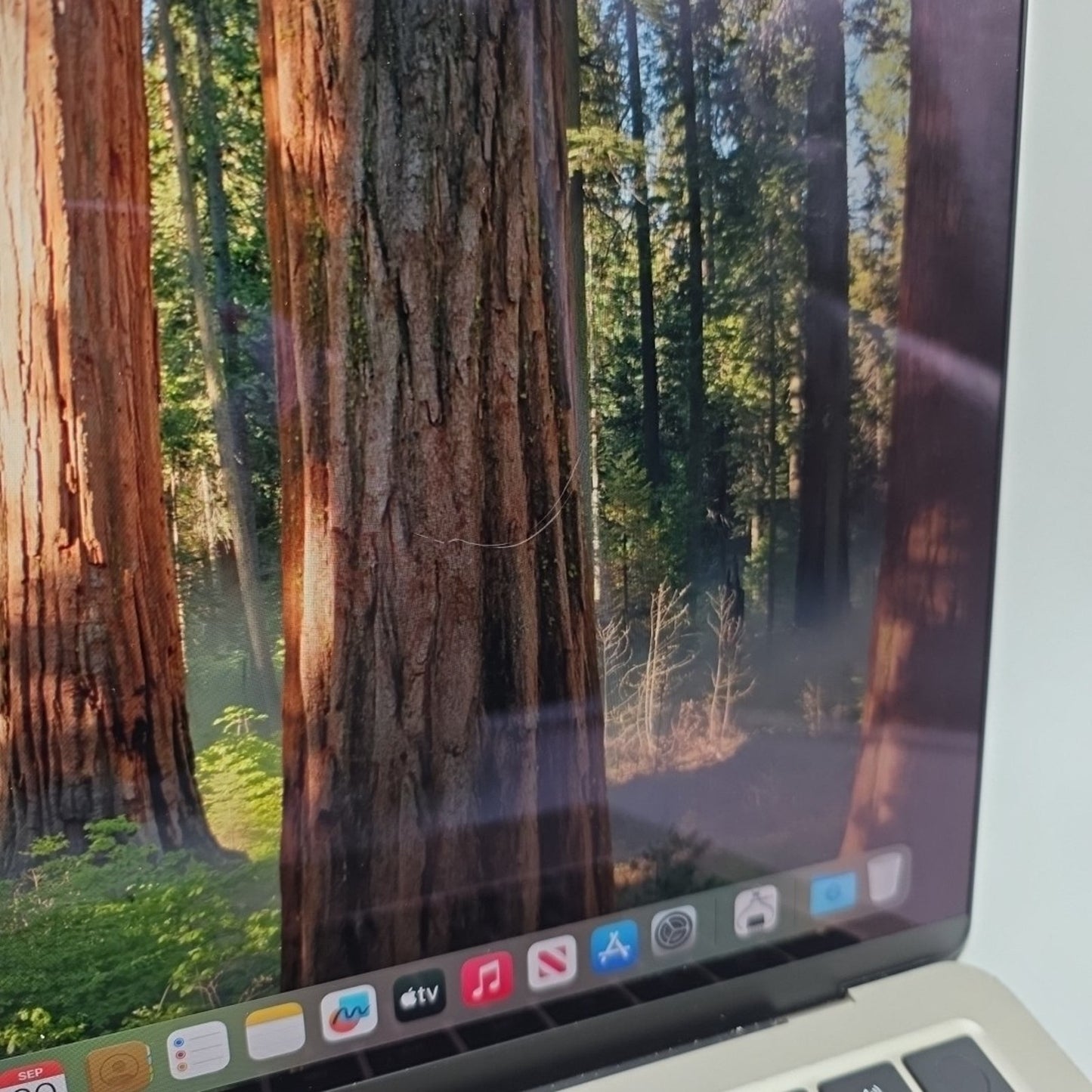 Apple Macbook Air M2 2022 13" 8-Core CPU 8-Core GPU 256GB 8GB Ram Starlight L138