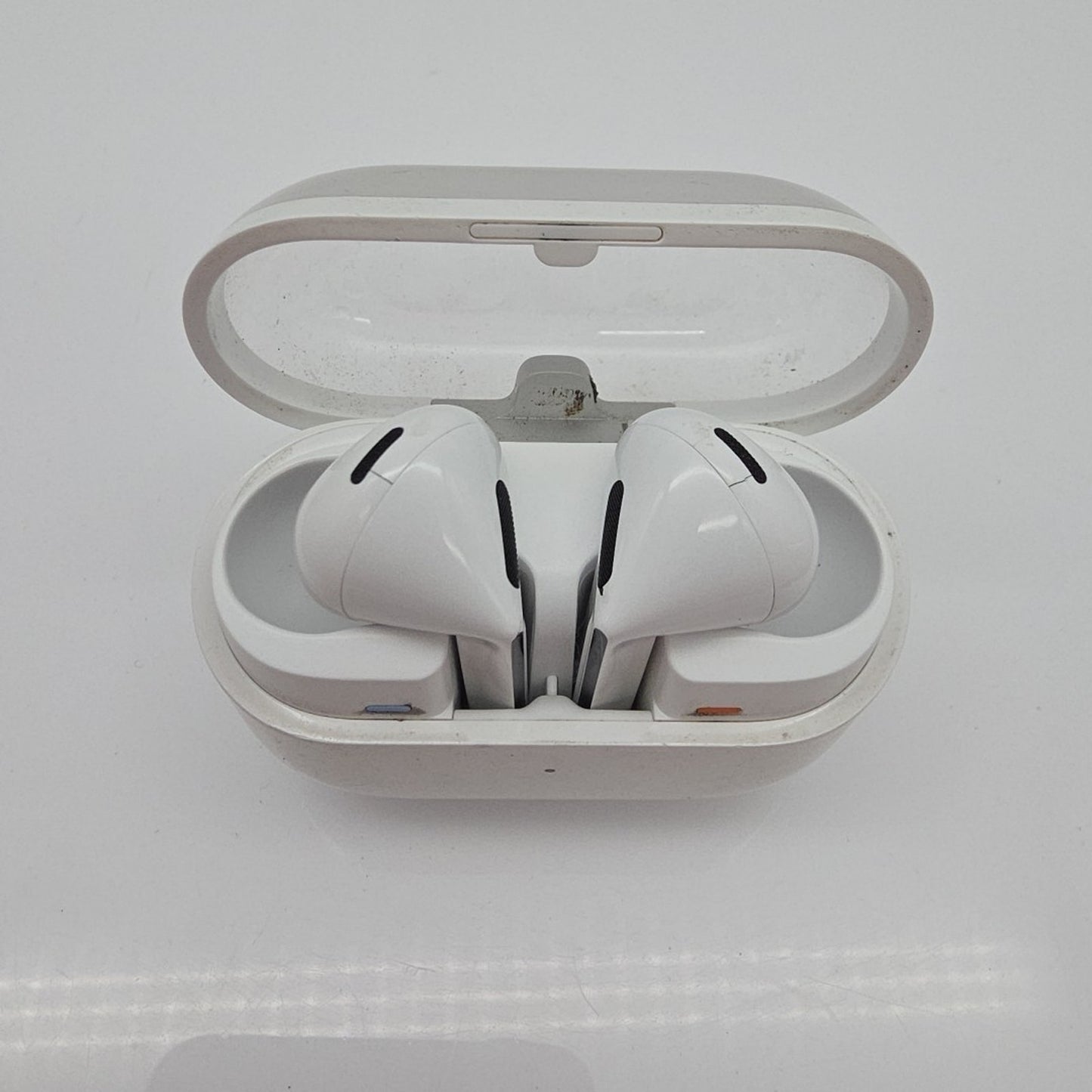 Samsung Galaxy Buds3 Pro SM-R630 Wireless Earbud Headphones - White Grade C