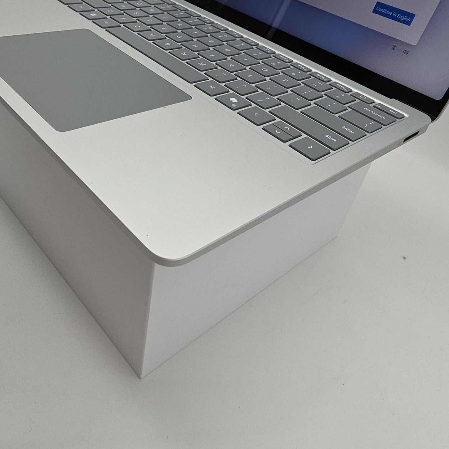 Microsoft Surface Laptop Copilot+ PC 13.8 Touchscreen Snapdragon X Plus 16GB L84
